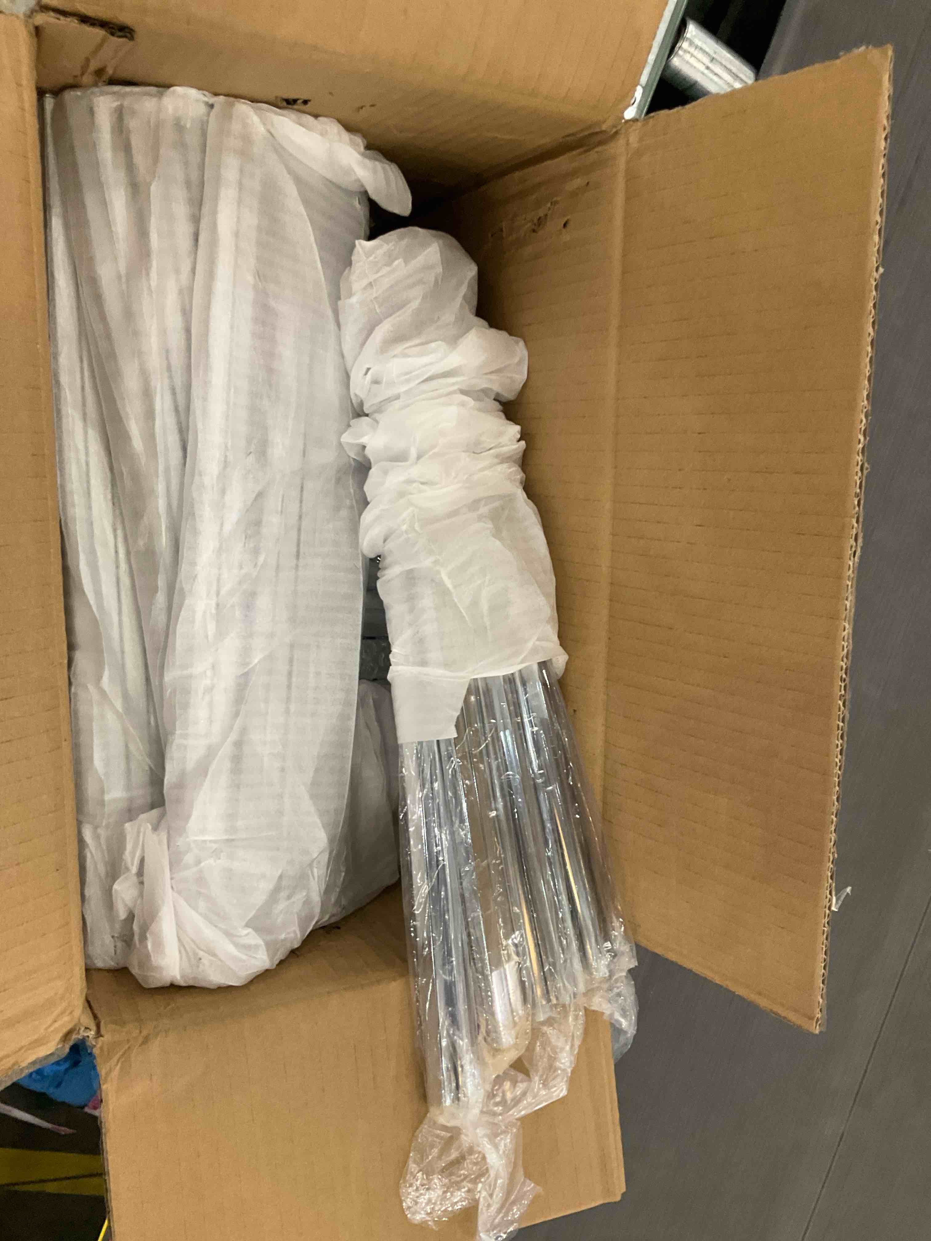 https://s3.amazonaws.com/lotting-images-prod/BargainHunt/EXS01063209_1708532168229.jpeg