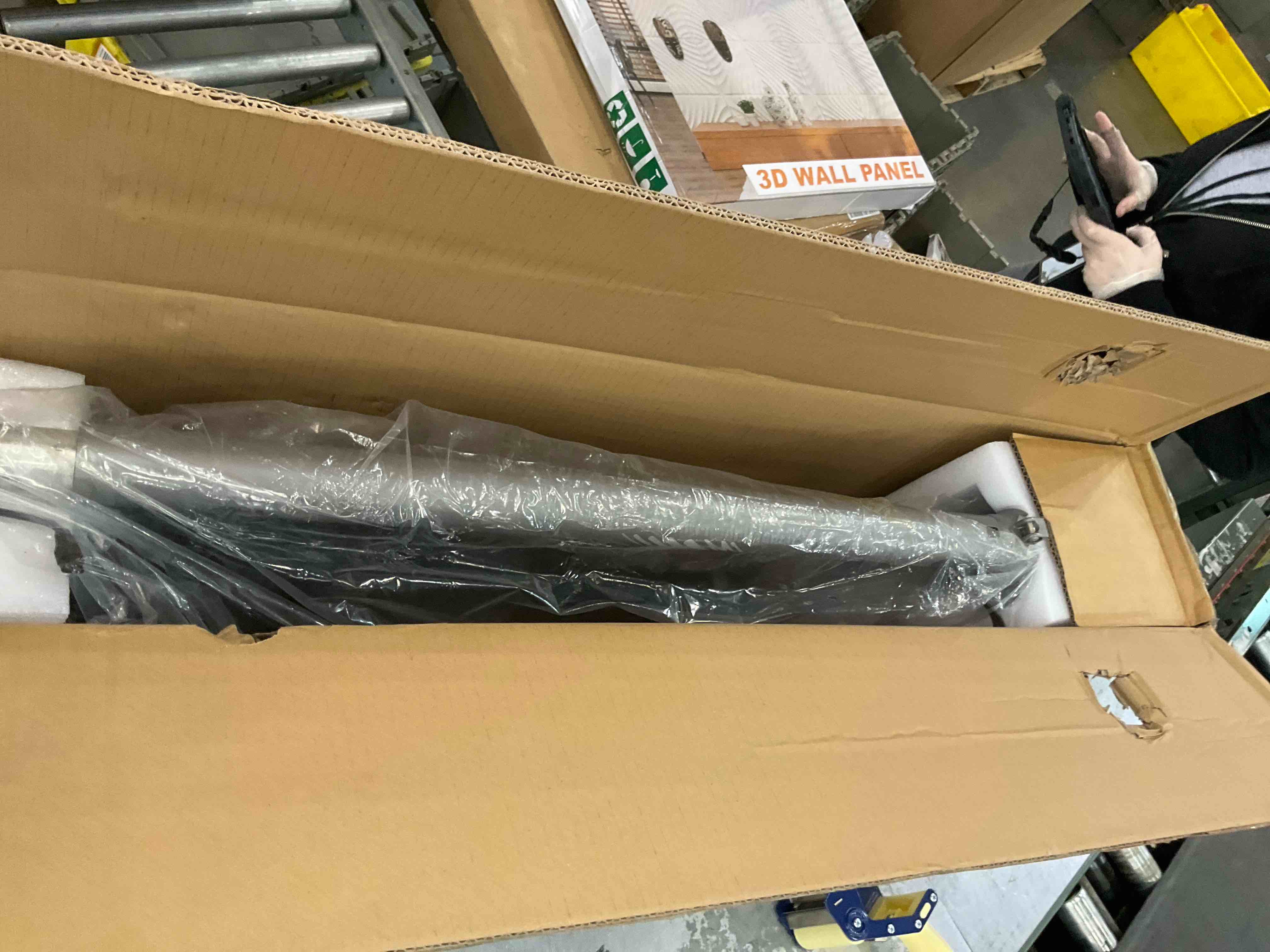https://s3.amazonaws.com/lotting-images-prod/BargainHunt/EXS01063215_1708532936968.jpeg