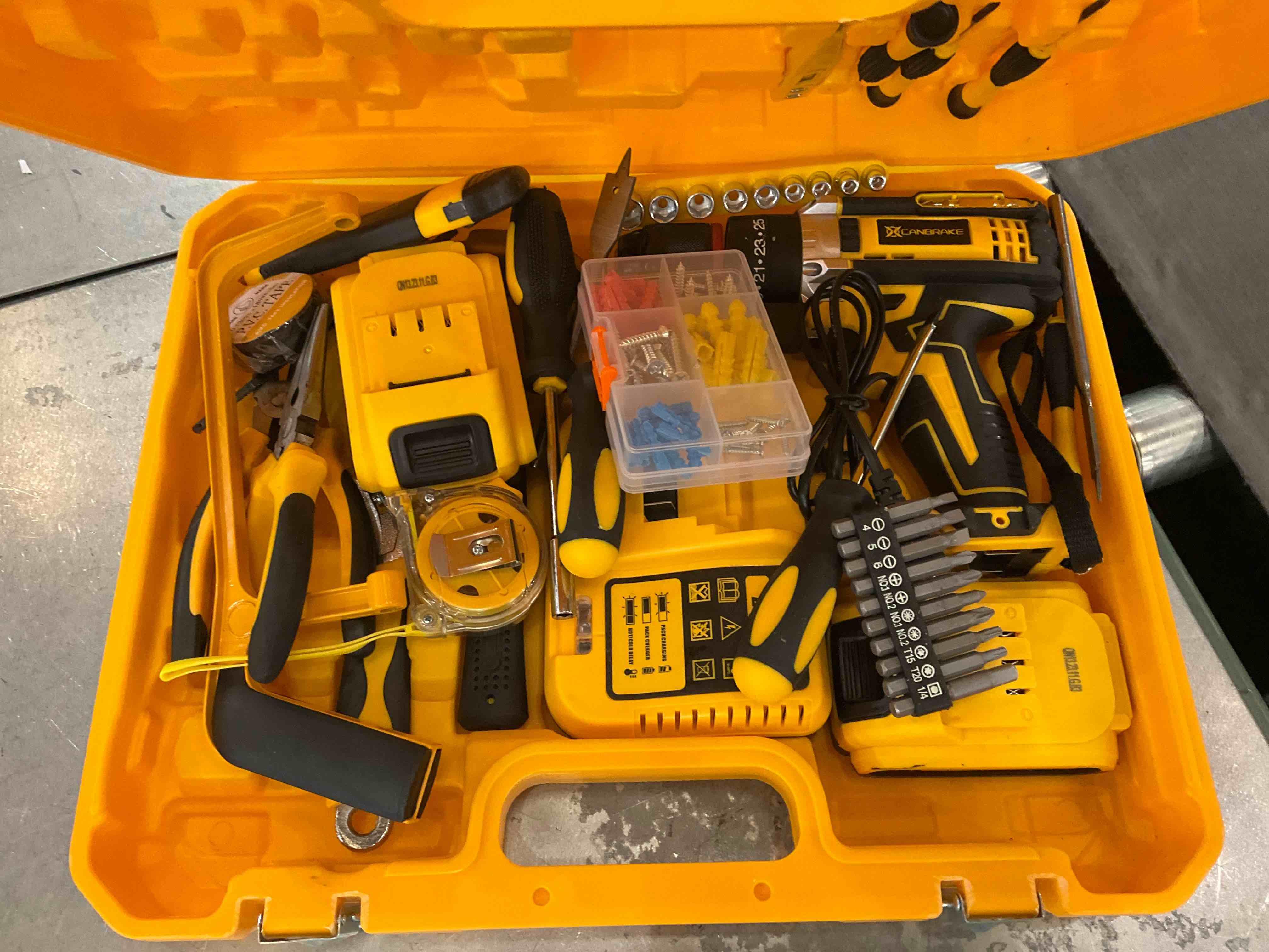 https://s3.amazonaws.com/lotting-images-prod/BargainHunt/EXS01063588_1707928251054.jpeg