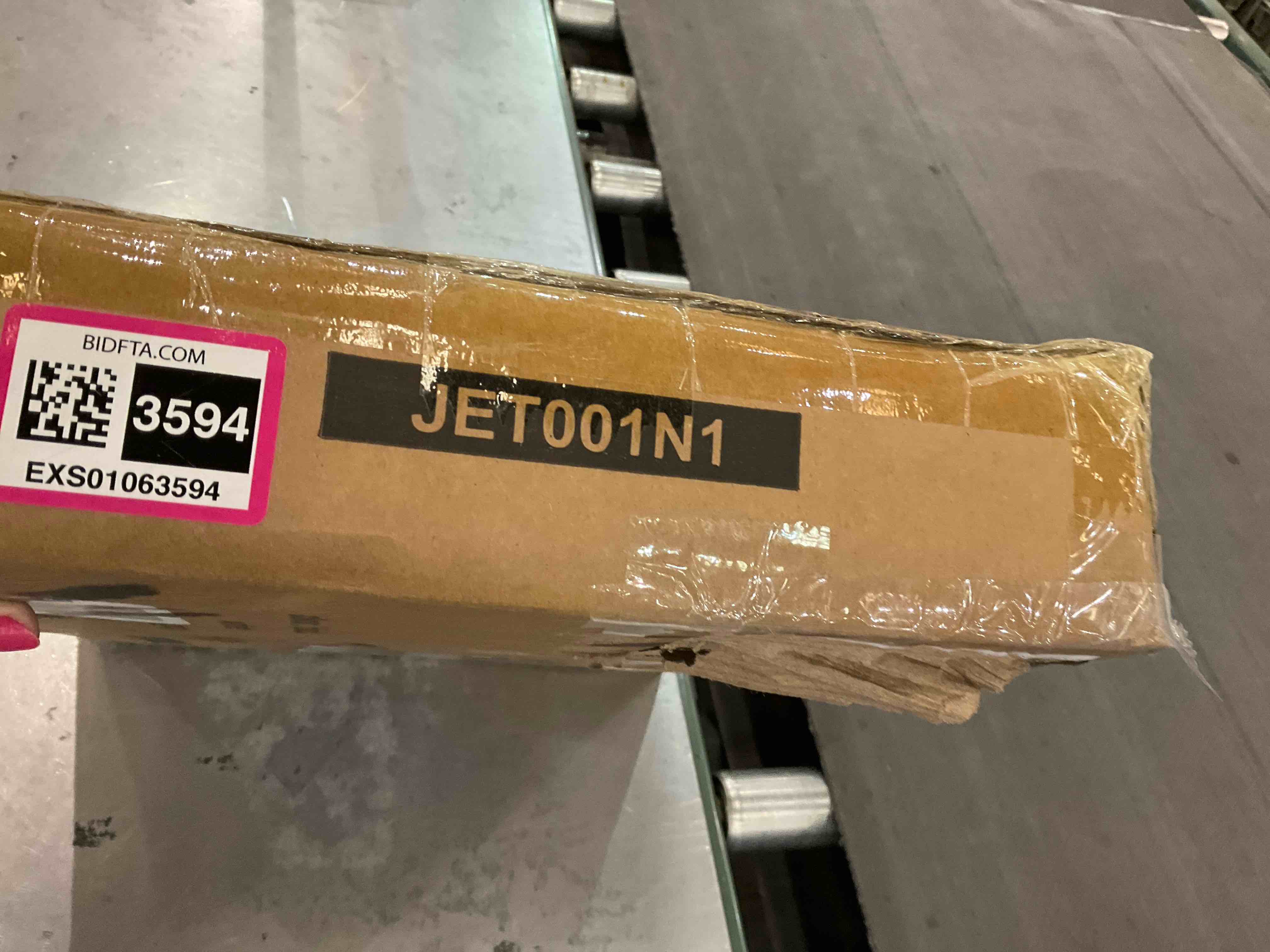 https://s3.amazonaws.com/lotting-images-prod/BargainHunt/EXS01063594_1707928701301.jpeg