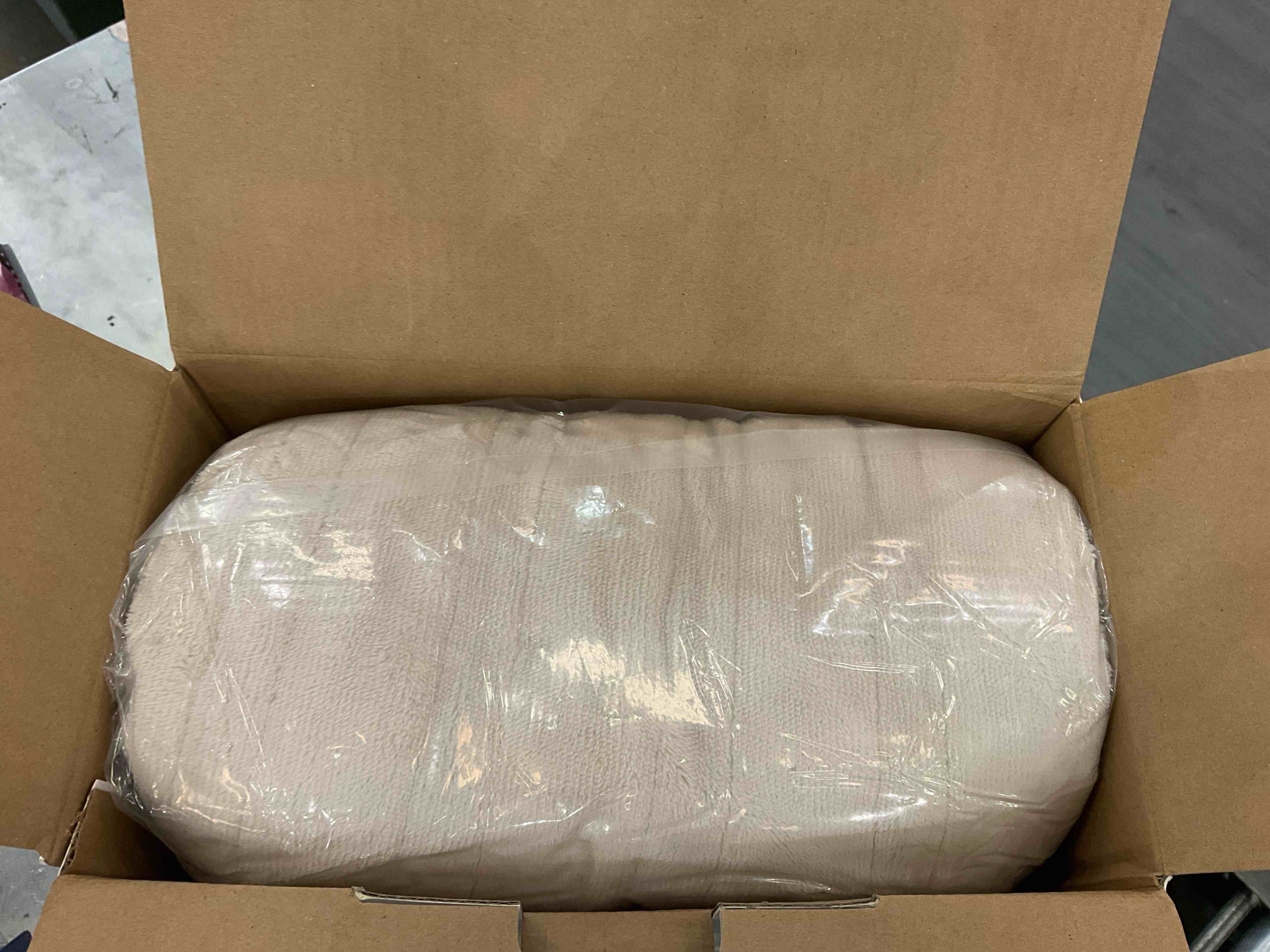 https://s3.amazonaws.com/lotting-images-prod/BargainHunt/EXS01063844_1708025581364.jpeg
