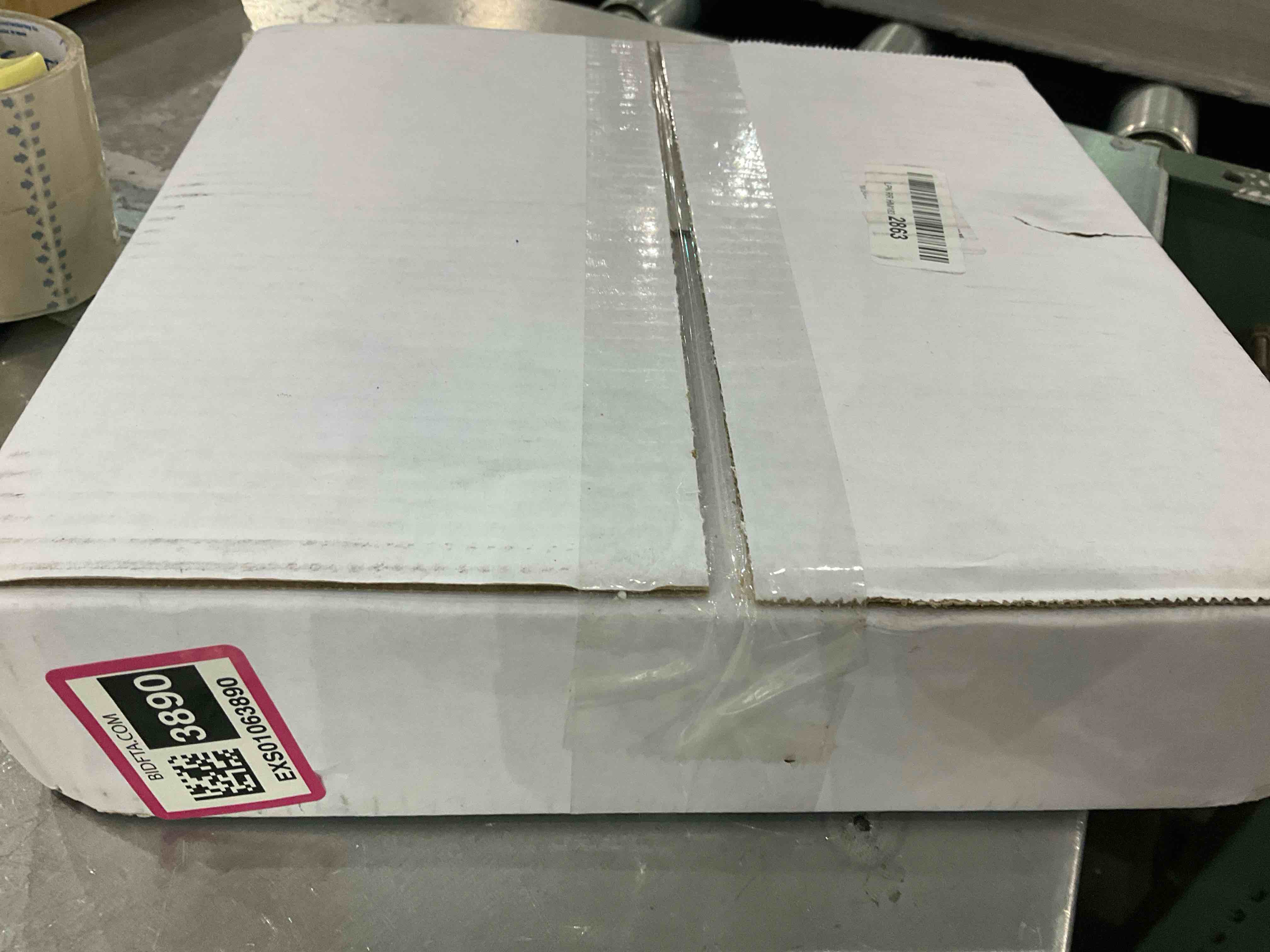 https://s3.amazonaws.com/lotting-images-prod/BargainHunt/EXS01063890_1708347050789.jpeg