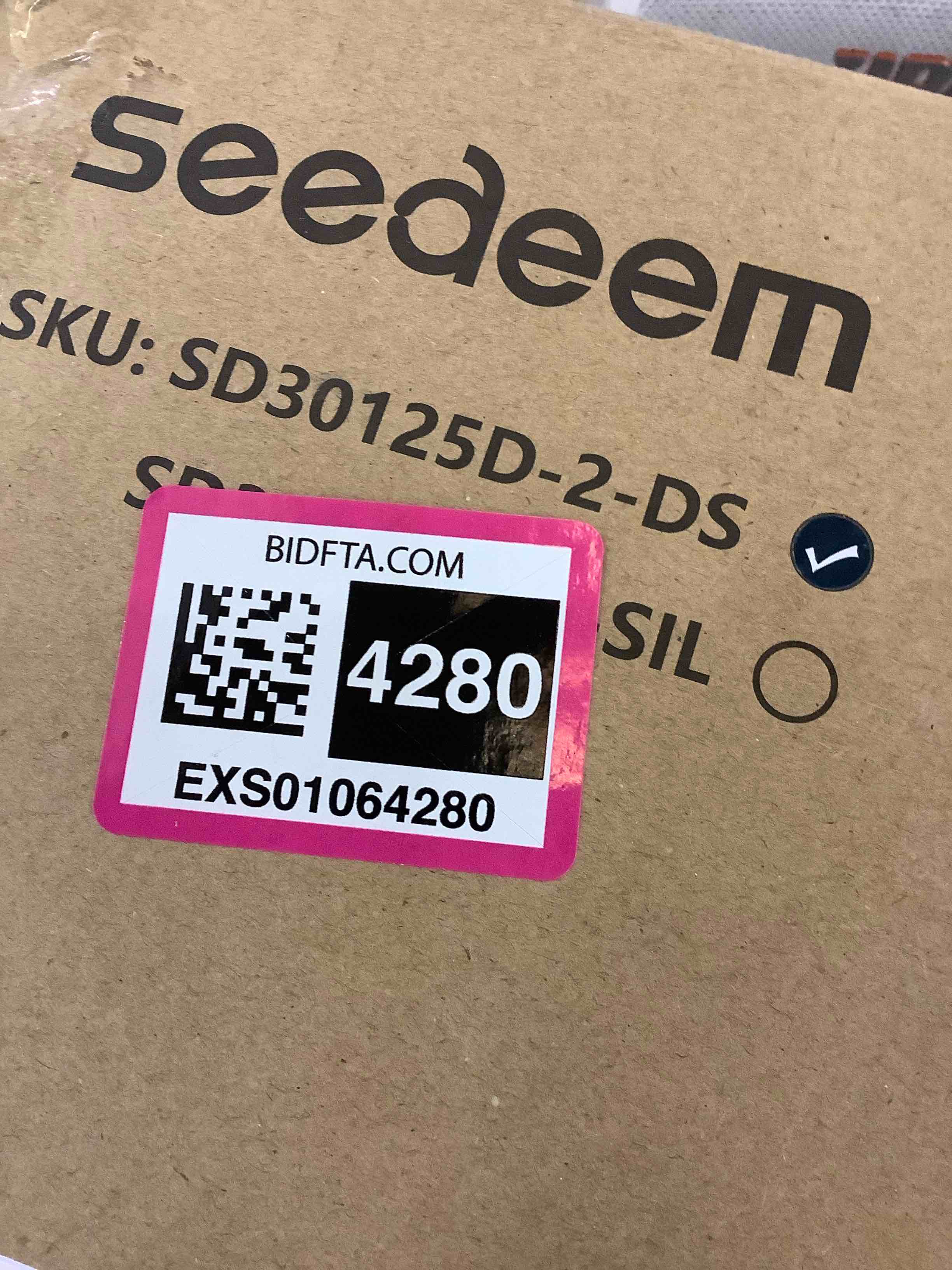 https://s3.amazonaws.com/lotting-images-prod/BargainHunt/EXS01064280_1707322167906.jpeg