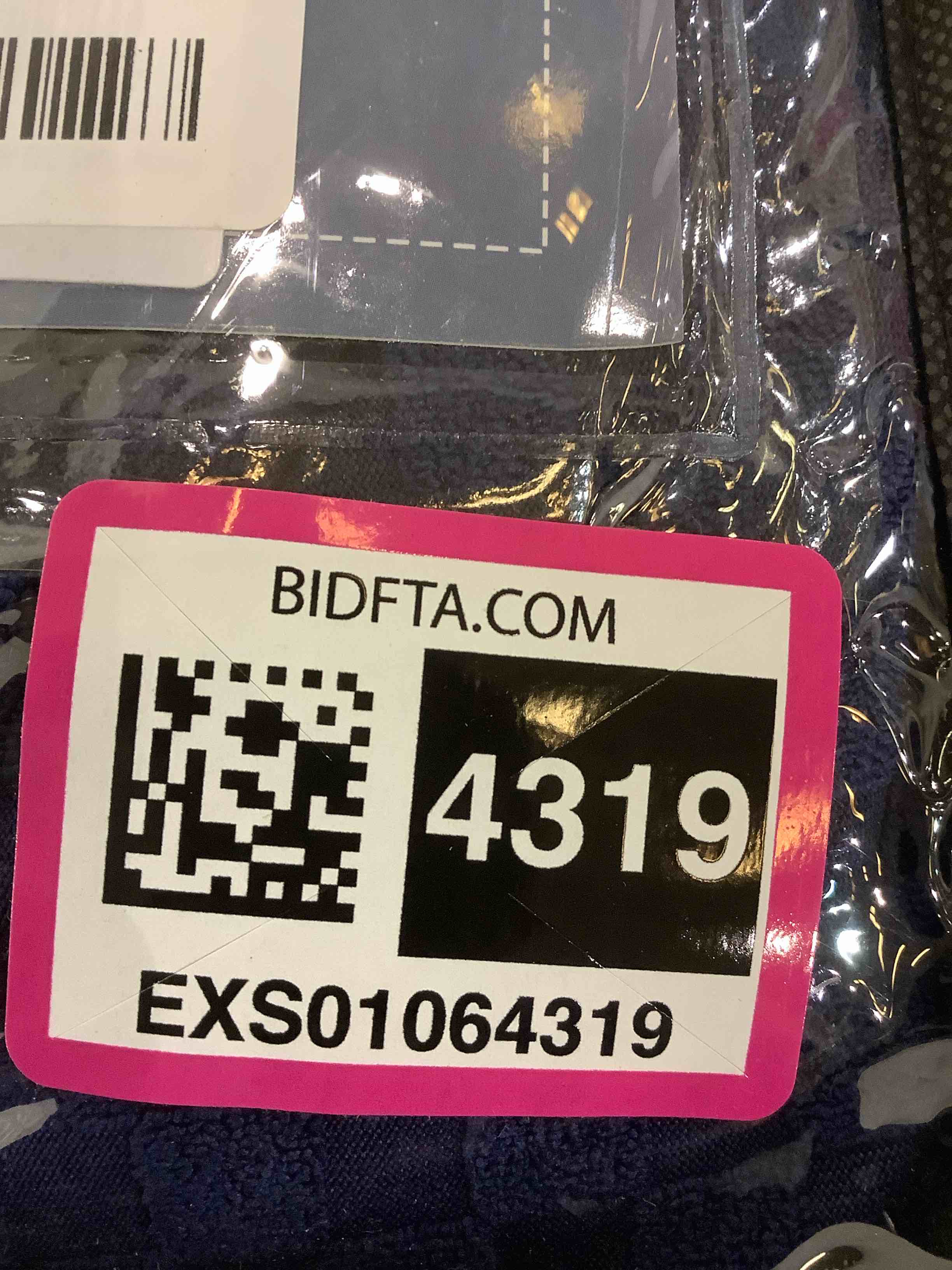 https://s3.amazonaws.com/lotting-images-prod/BargainHunt/EXS01064319_1707328696944.jpeg