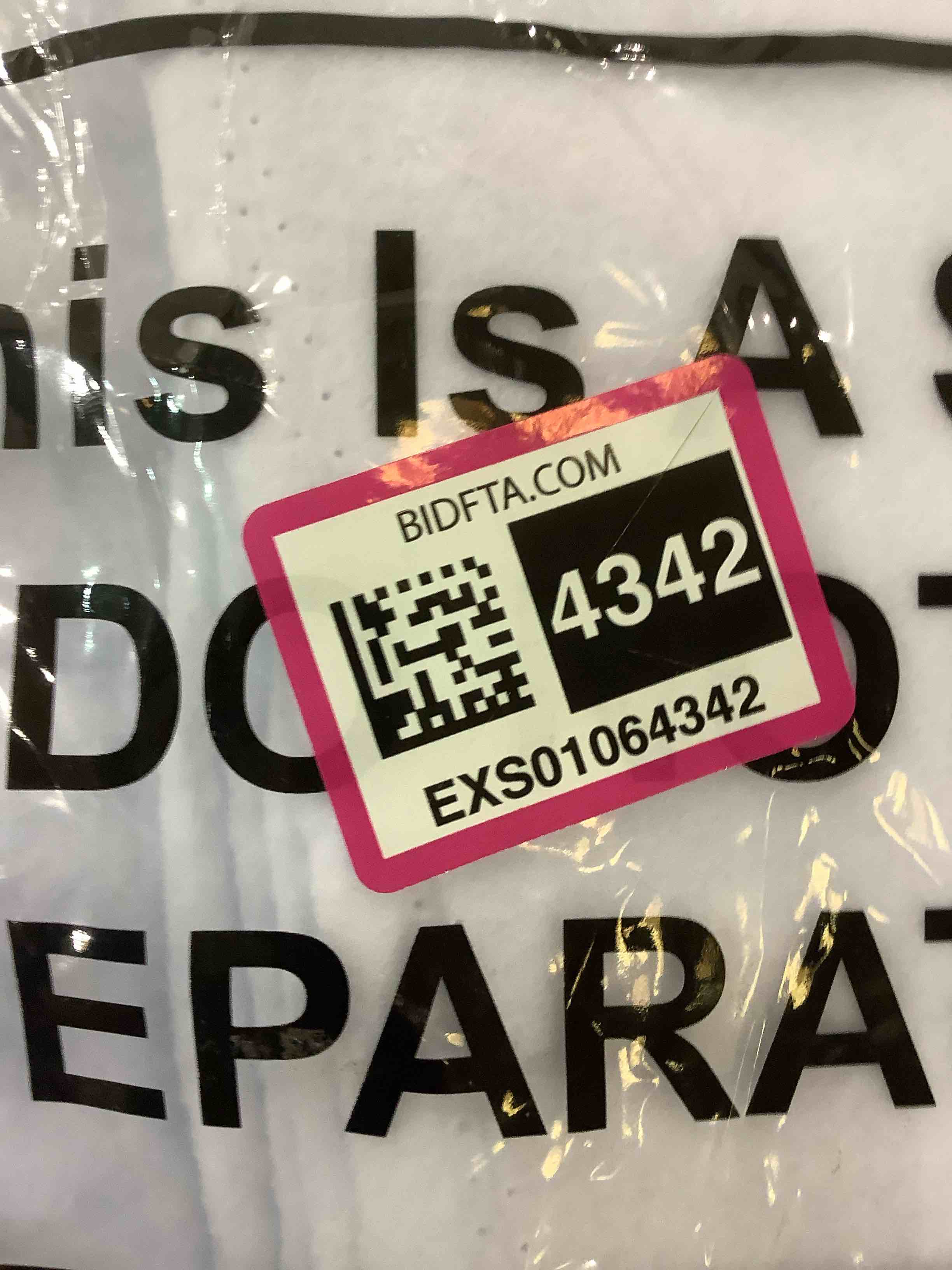 https://s3.amazonaws.com/lotting-images-prod/BargainHunt/EXS01064342_1707333970013.jpeg
