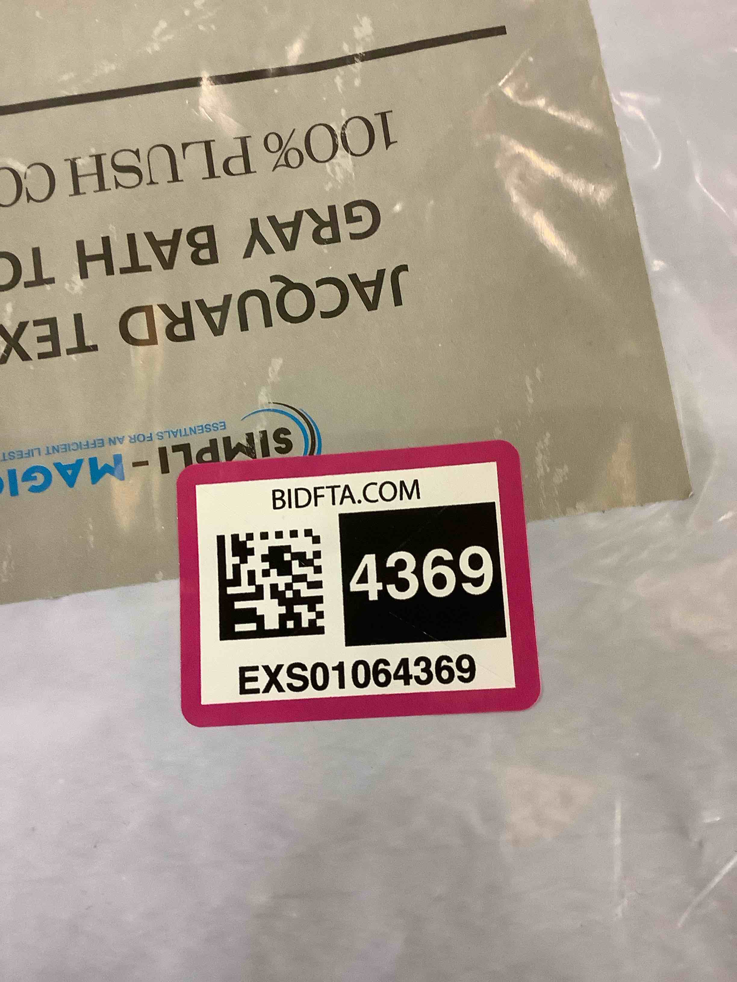 https://s3.amazonaws.com/lotting-images-prod/BargainHunt/EXS01064369_1707335931080.jpeg