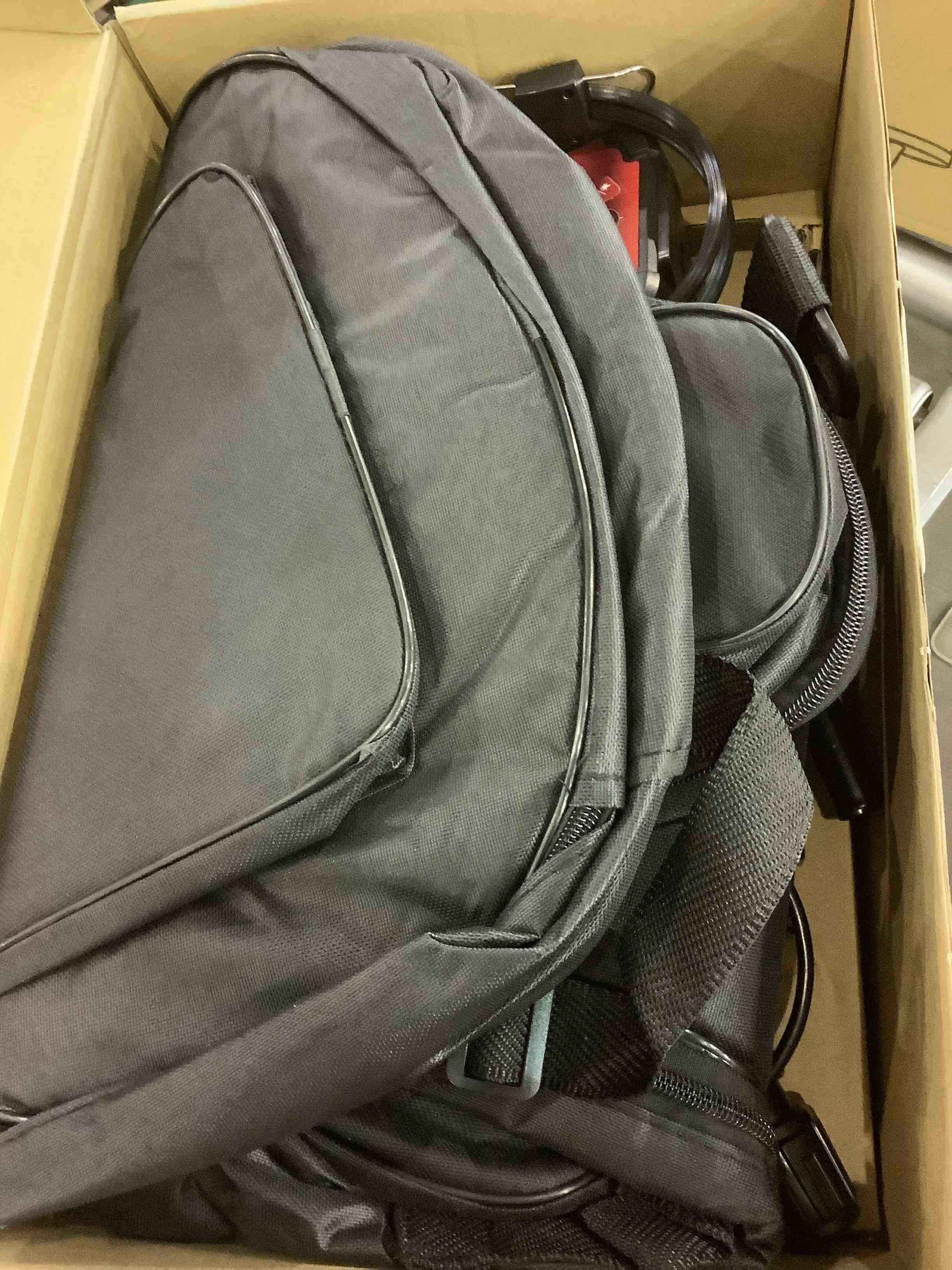 https://s3.amazonaws.com/lotting-images-prod/BargainHunt/EXS01064388_1707396048596.jpeg