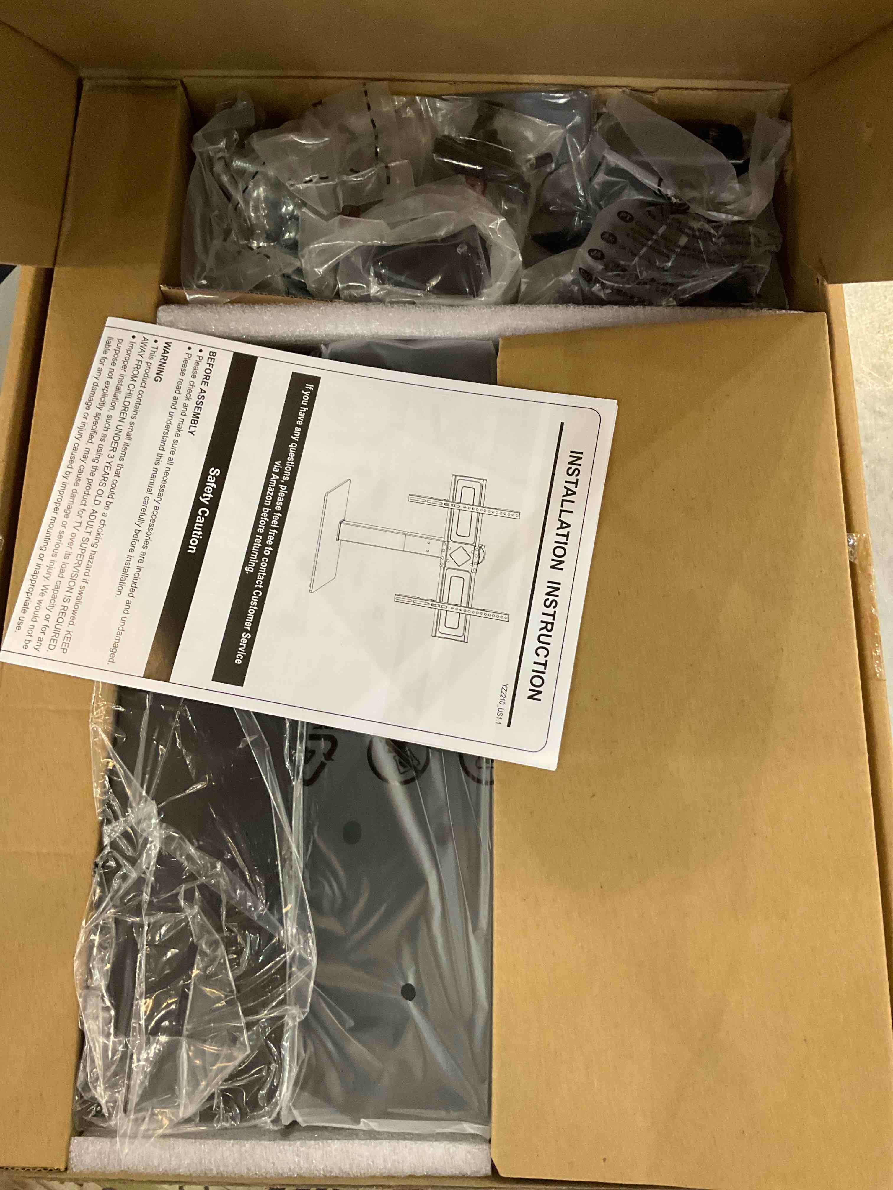 https://s3.amazonaws.com/lotting-images-prod/BargainHunt/EXS01065531_1706639891892.jpeg