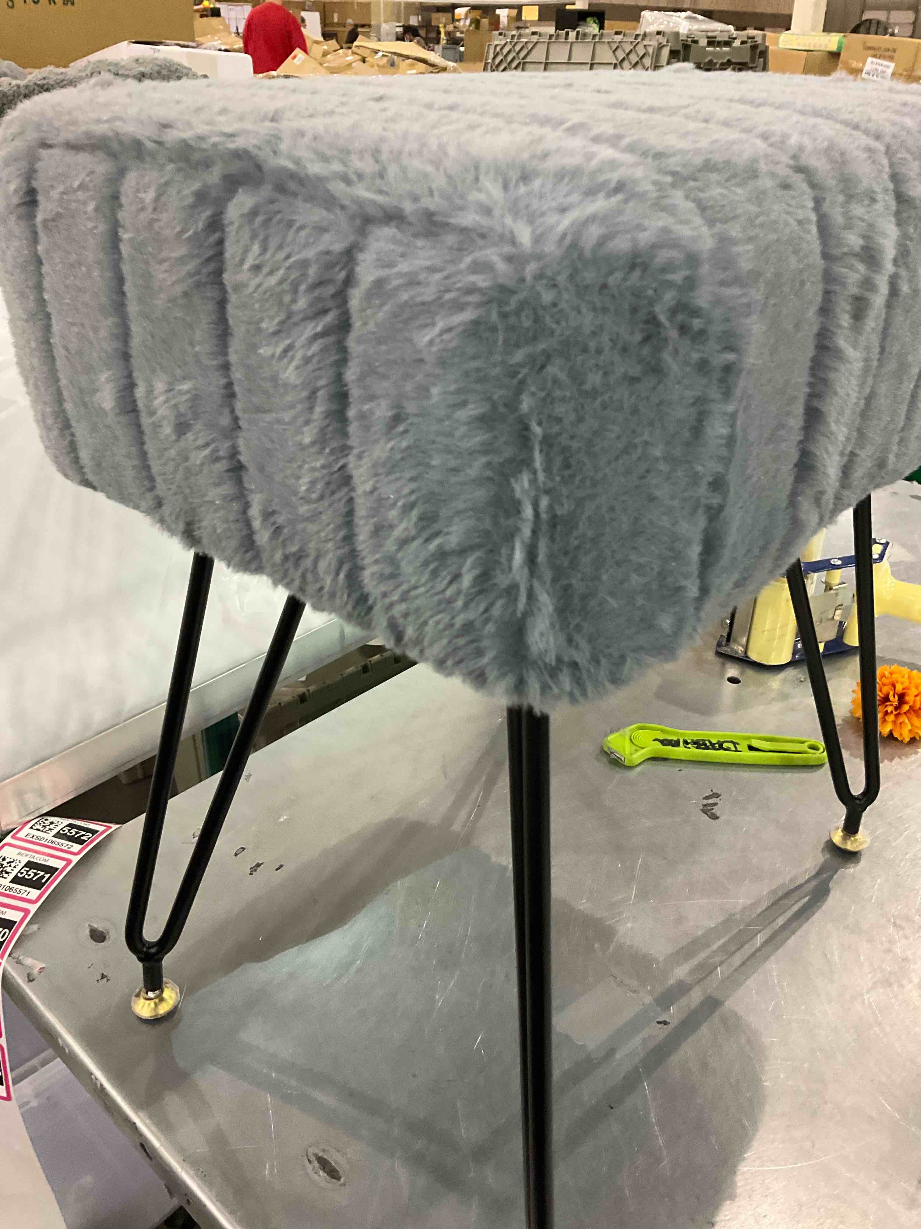 https://s3.amazonaws.com/lotting-images-prod/BargainHunt/EXS01065567_1706702102084.jpeg