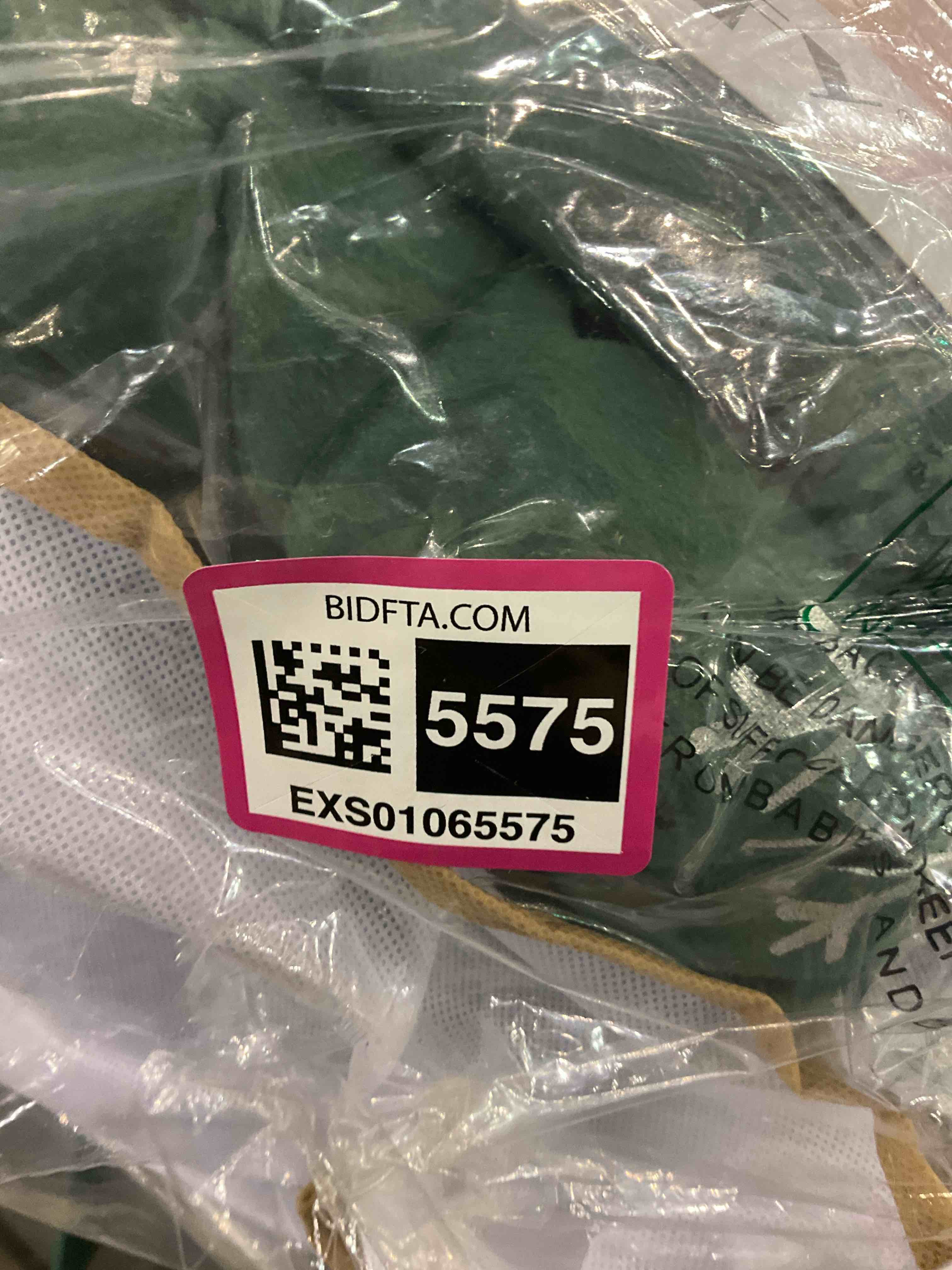 https://s3.amazonaws.com/lotting-images-prod/BargainHunt/EXS01065575_1706703374917.jpeg