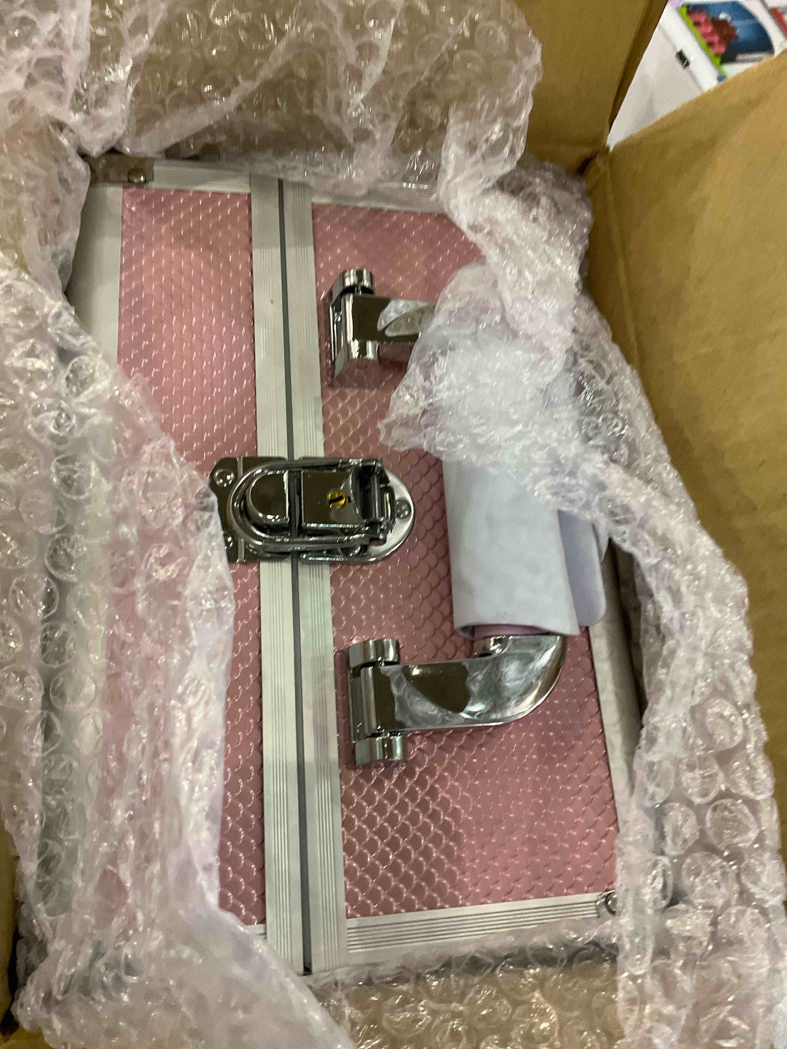 https://s3.amazonaws.com/lotting-images-prod/BargainHunt/EXS01065760_1706791051038.jpeg