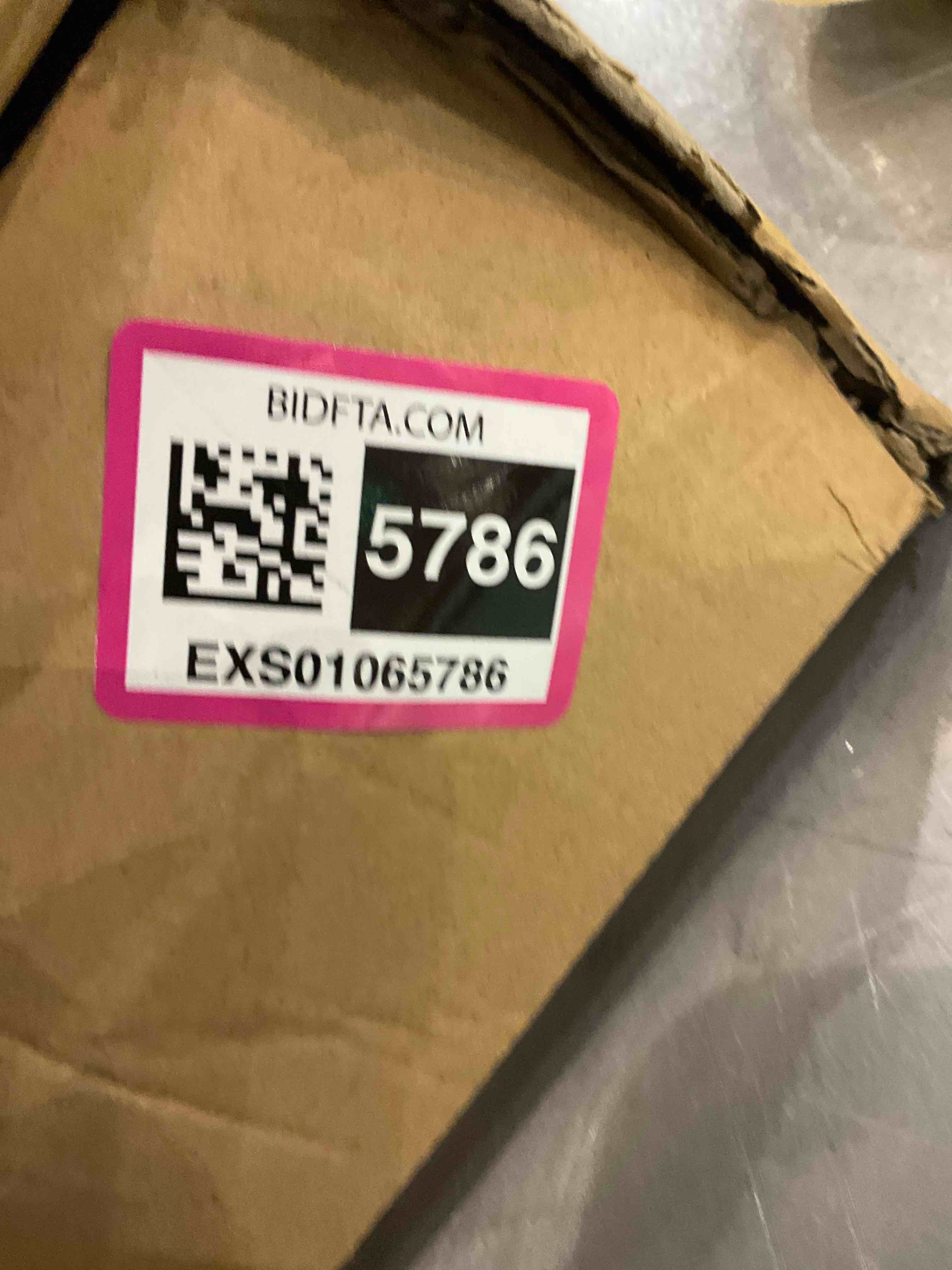 https://s3.amazonaws.com/lotting-images-prod/BargainHunt/EXS01065786_1706794008057.jpeg