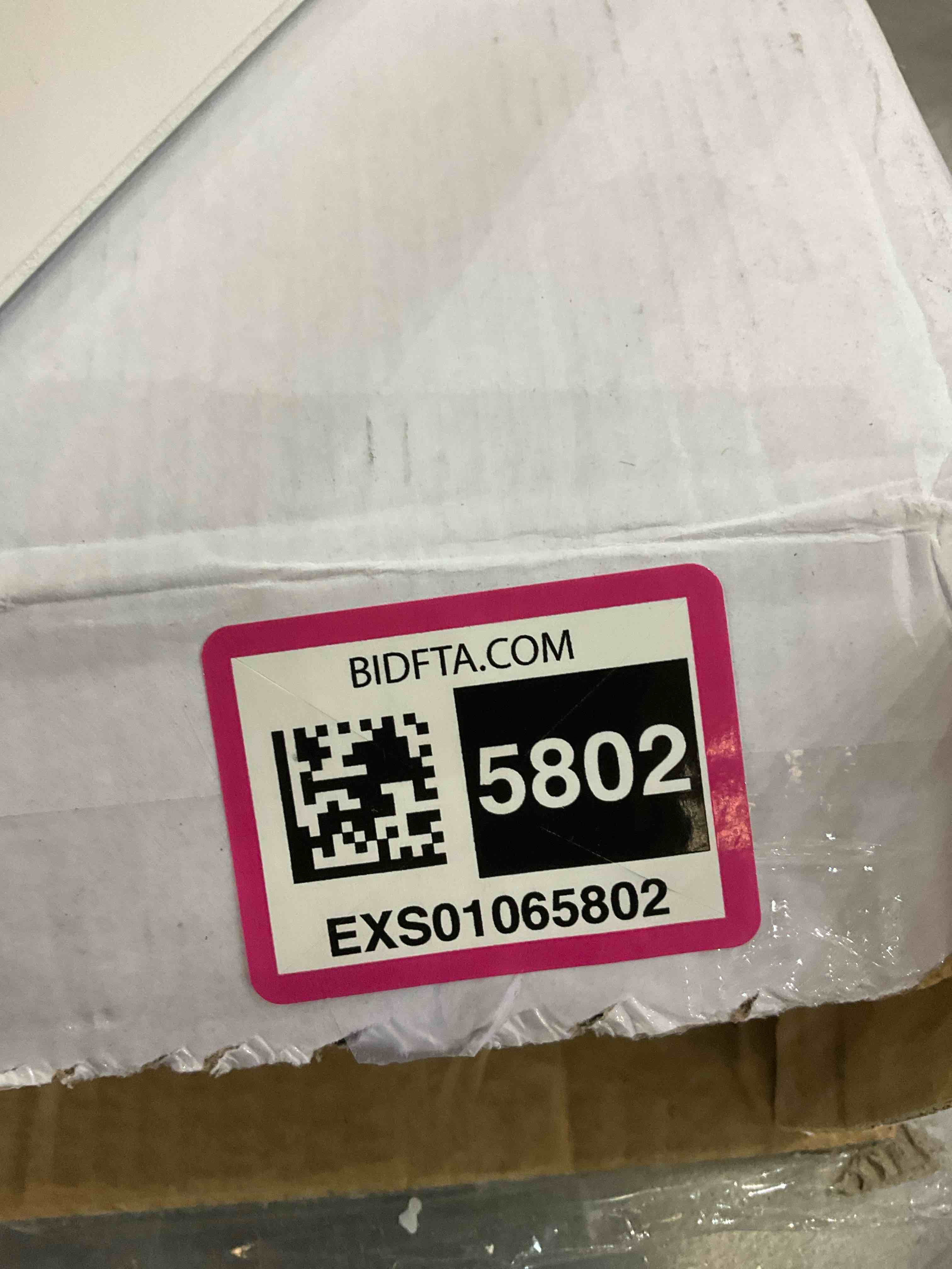 https://s3.amazonaws.com/lotting-images-prod/BargainHunt/EXS01065802_1706797379248.jpeg
