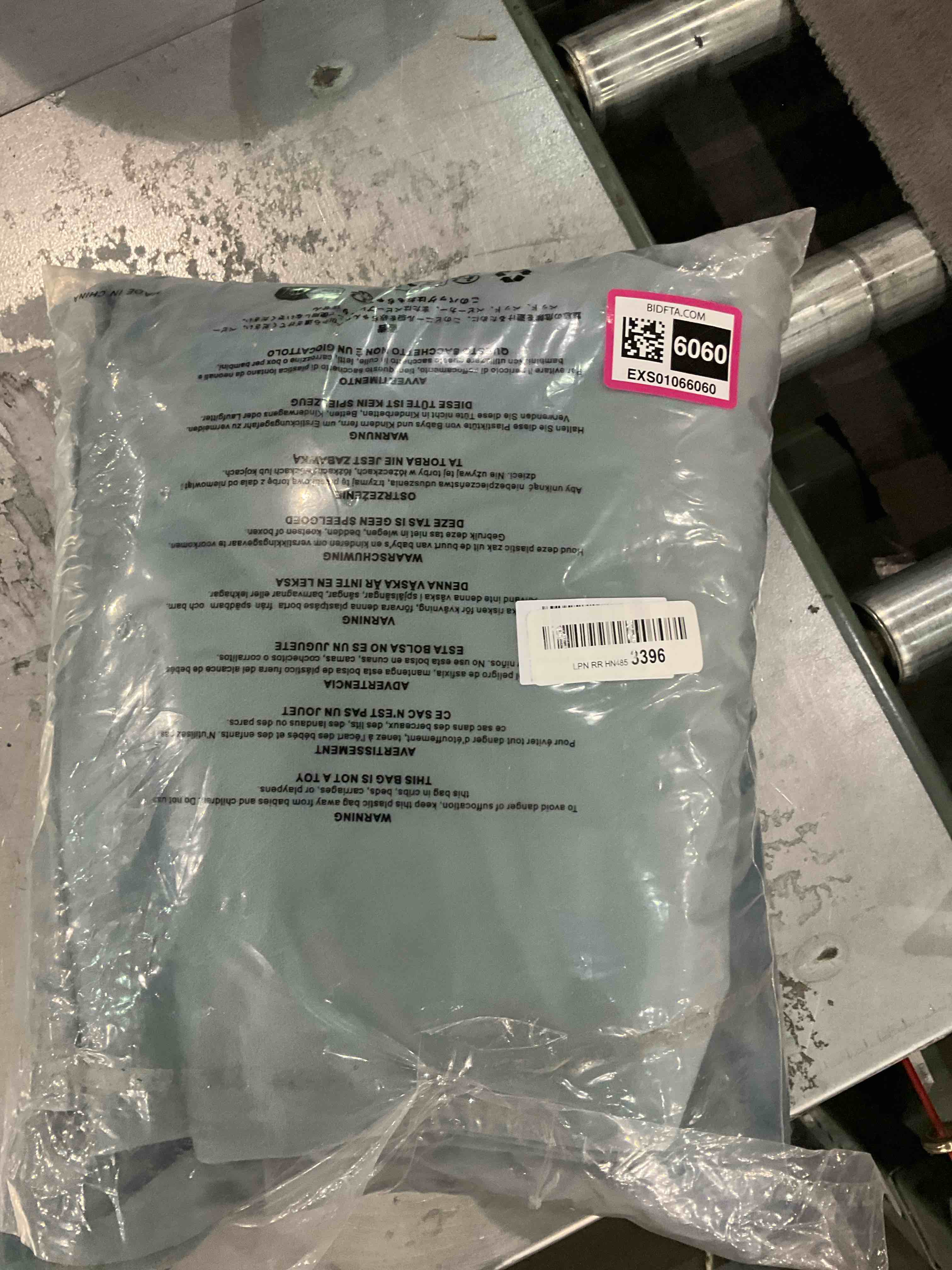 https://s3.amazonaws.com/lotting-images-prod/BargainHunt/EXS01066060_1706705317134.jpeg