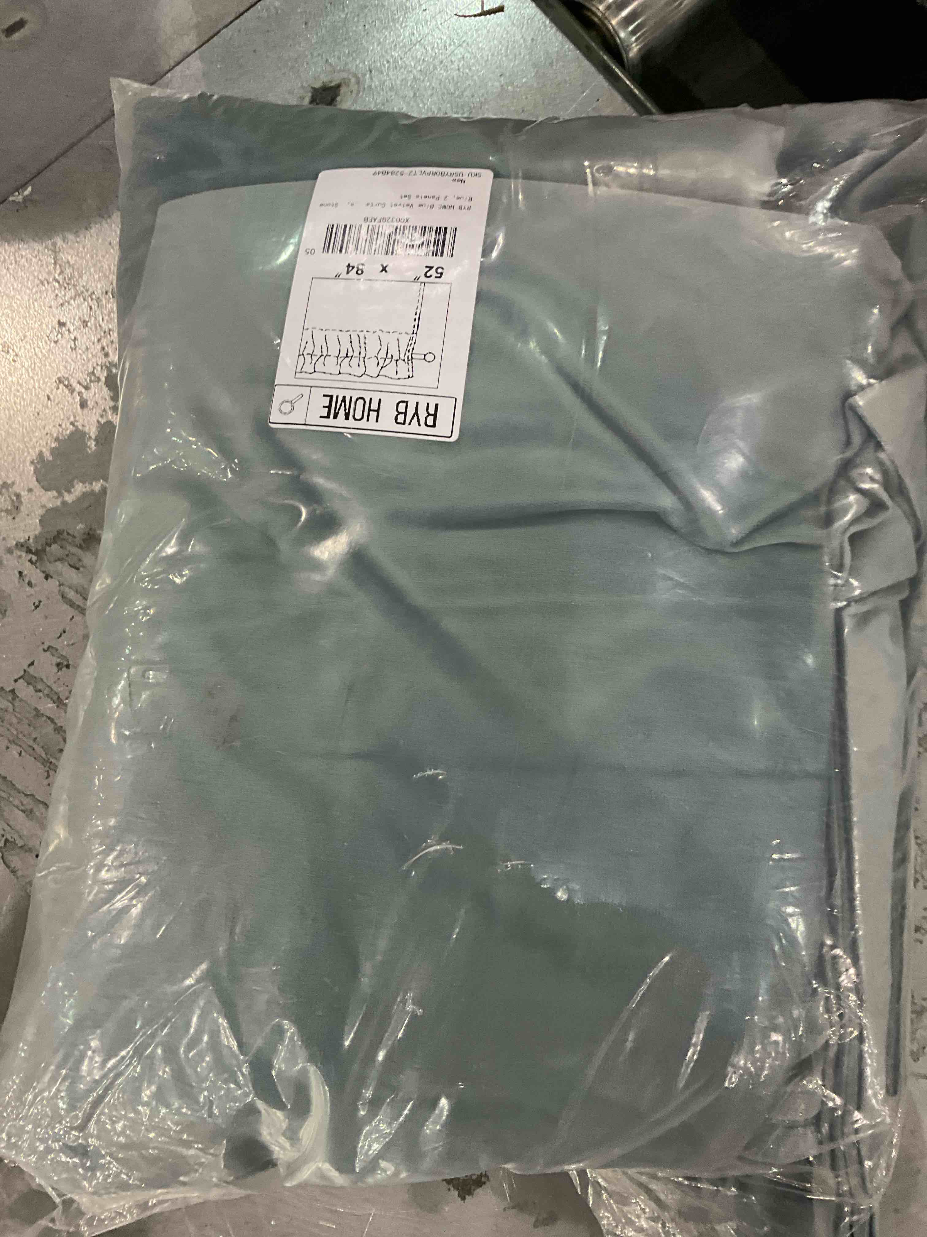 https://s3.amazonaws.com/lotting-images-prod/BargainHunt/EXS01066060_1706705320761.jpeg