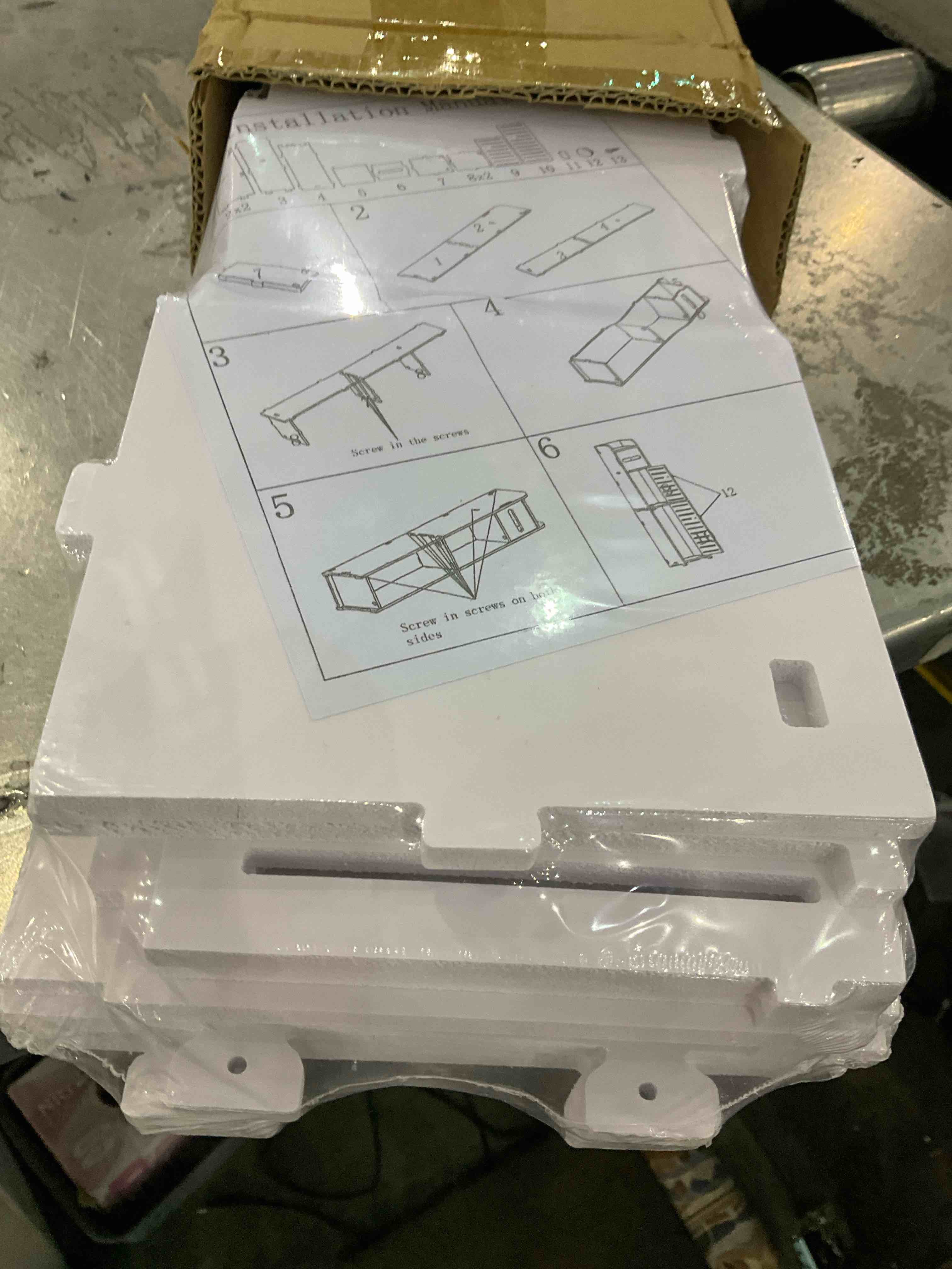 https://s3.amazonaws.com/lotting-images-prod/BargainHunt/EXS01066069_1706706166320.jpeg