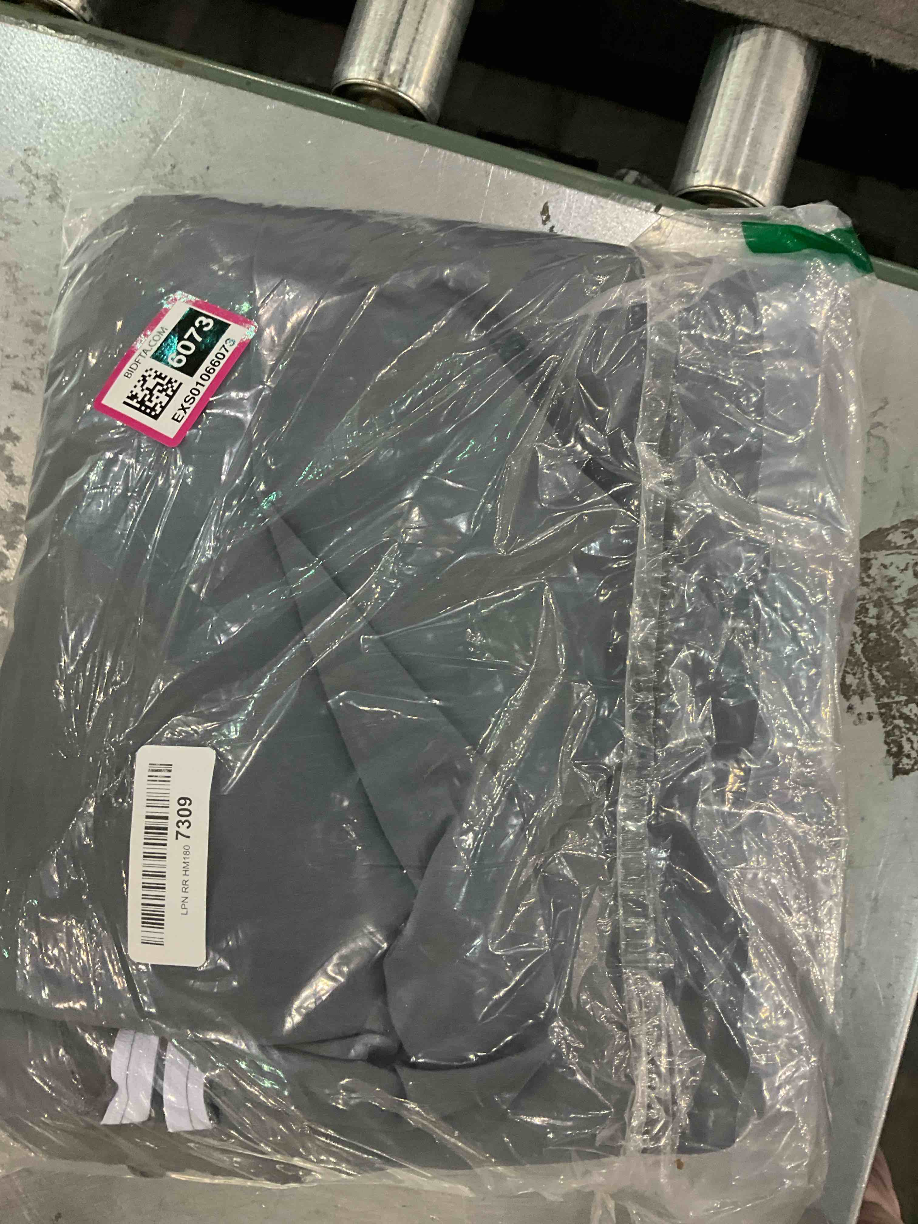 https://s3.amazonaws.com/lotting-images-prod/BargainHunt/EXS01066073_1706706454949.jpeg