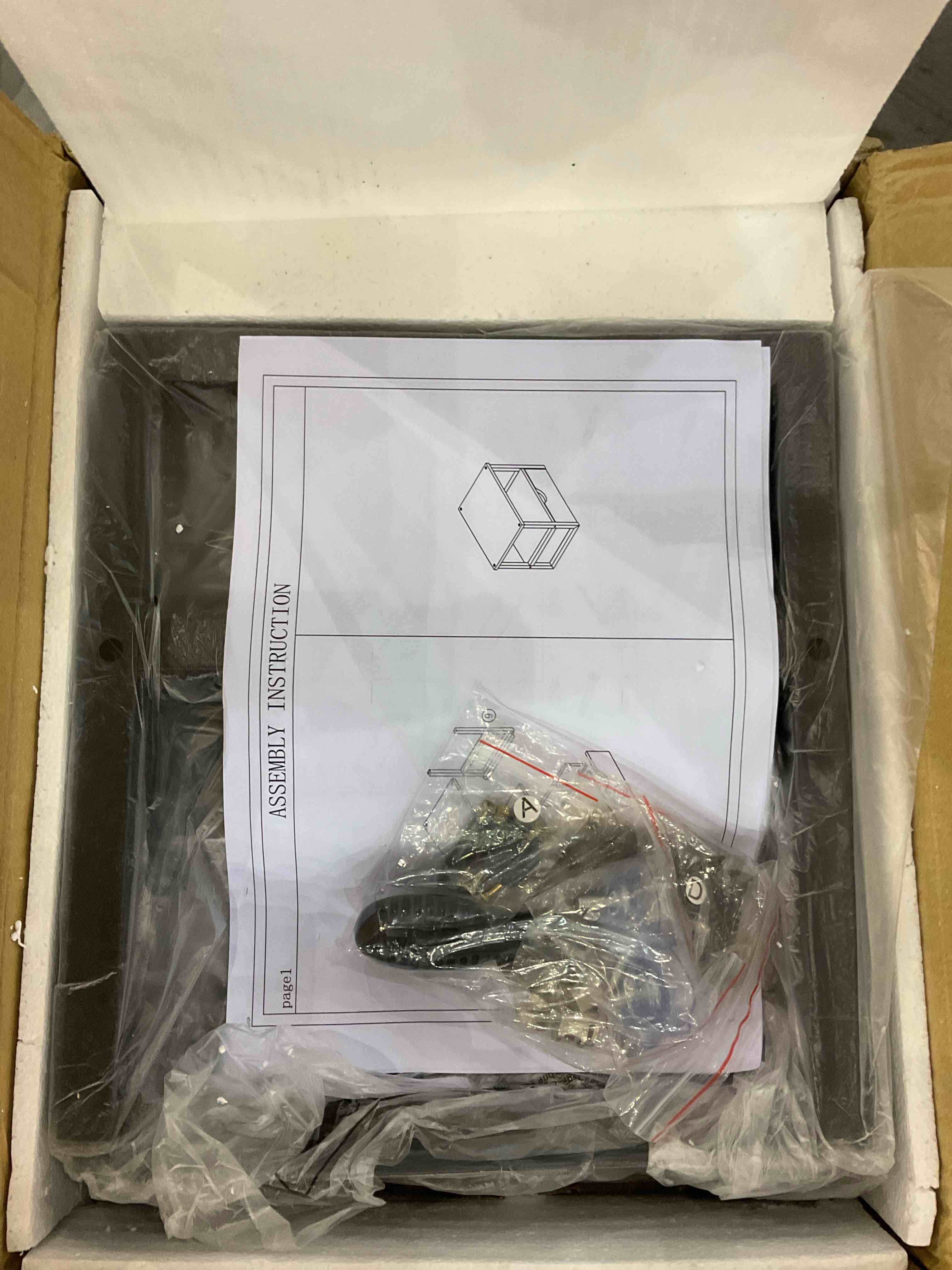 https://s3.amazonaws.com/lotting-images-prod/BargainHunt/EXS01066112_1706711064969.jpeg