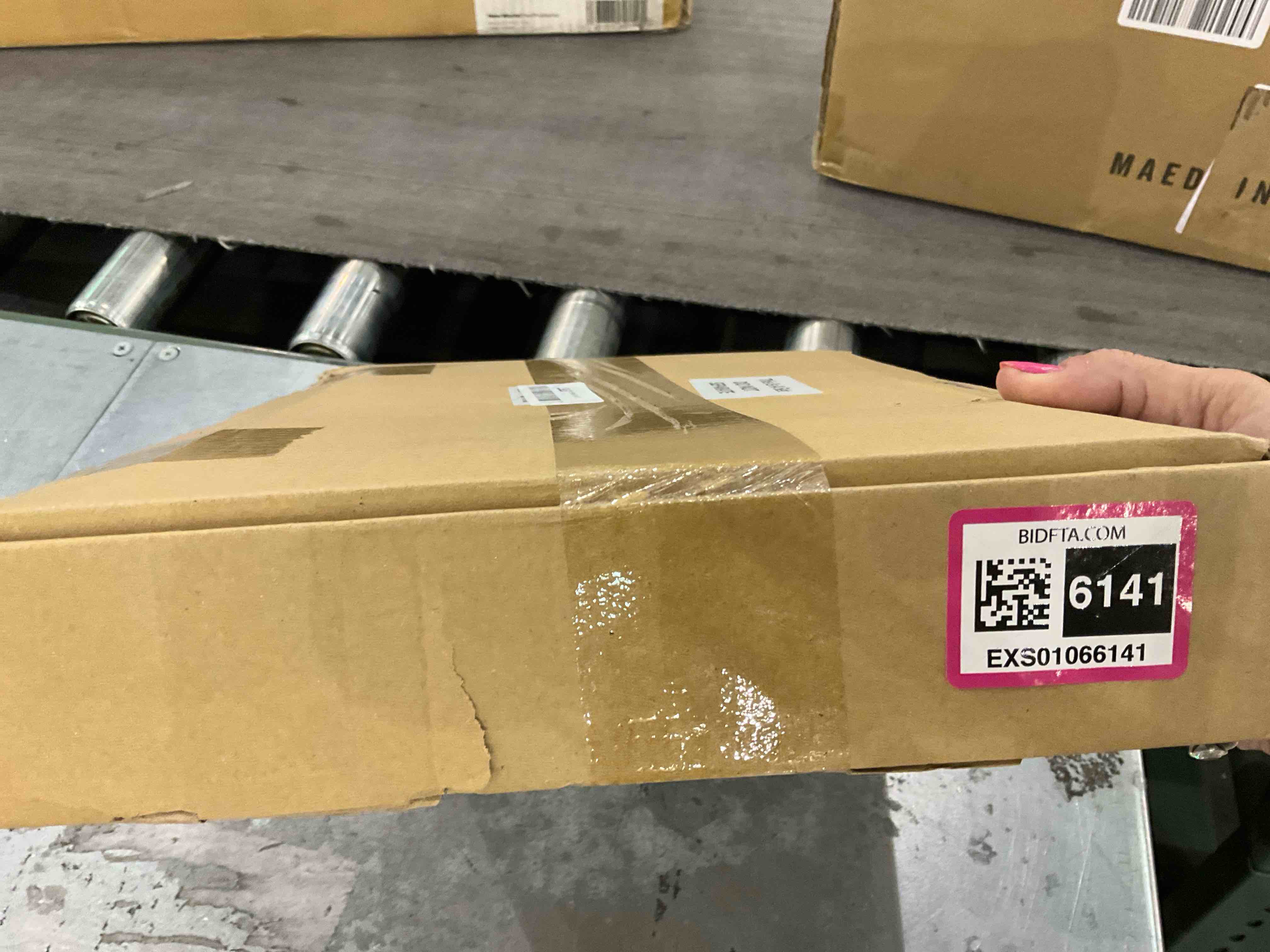 https://s3.amazonaws.com/lotting-images-prod/BargainHunt/EXS01066141_1706713356923.jpeg