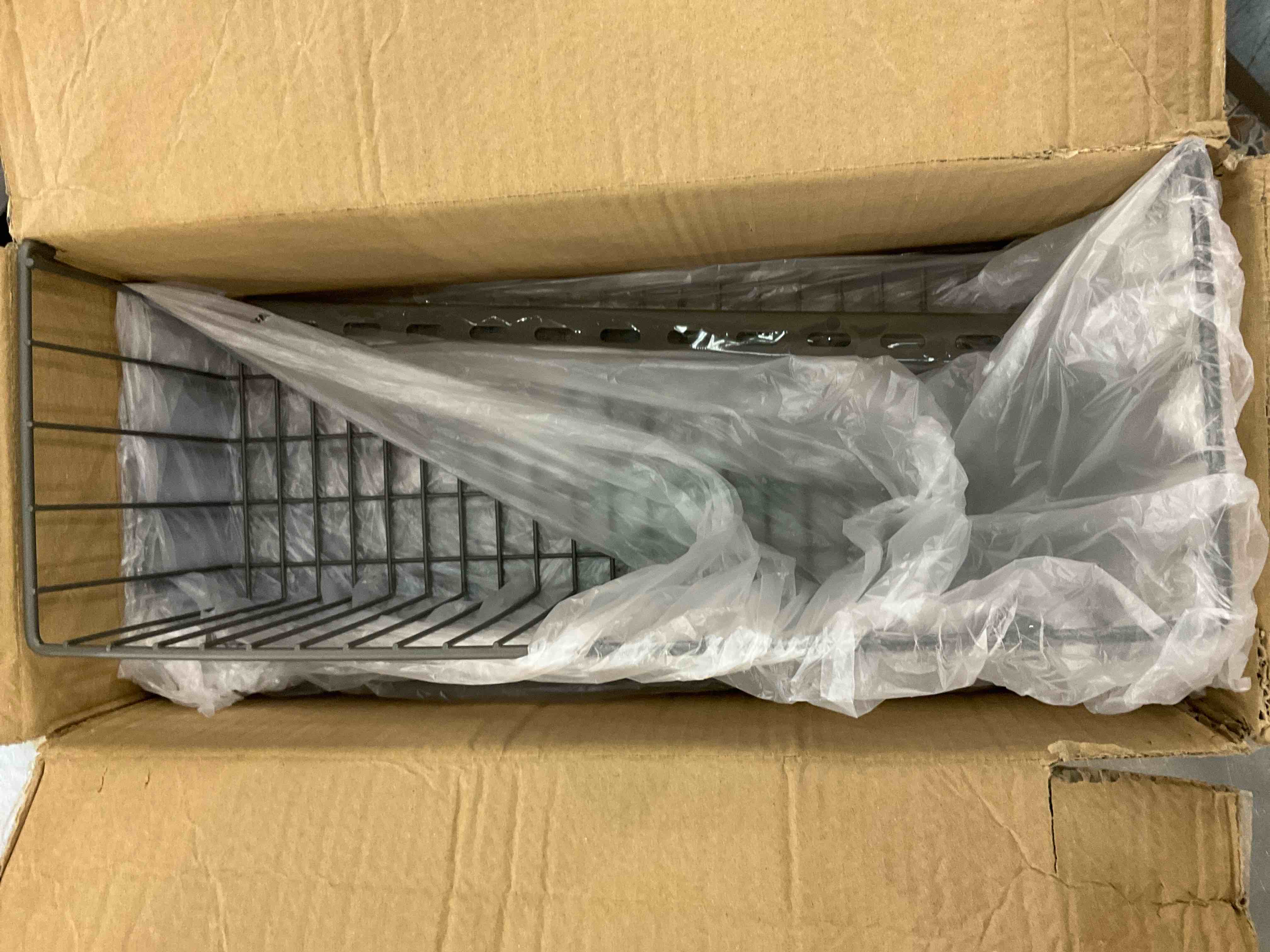https://s3.amazonaws.com/lotting-images-prod/BargainHunt/EXS01066172_1706716588613.jpeg