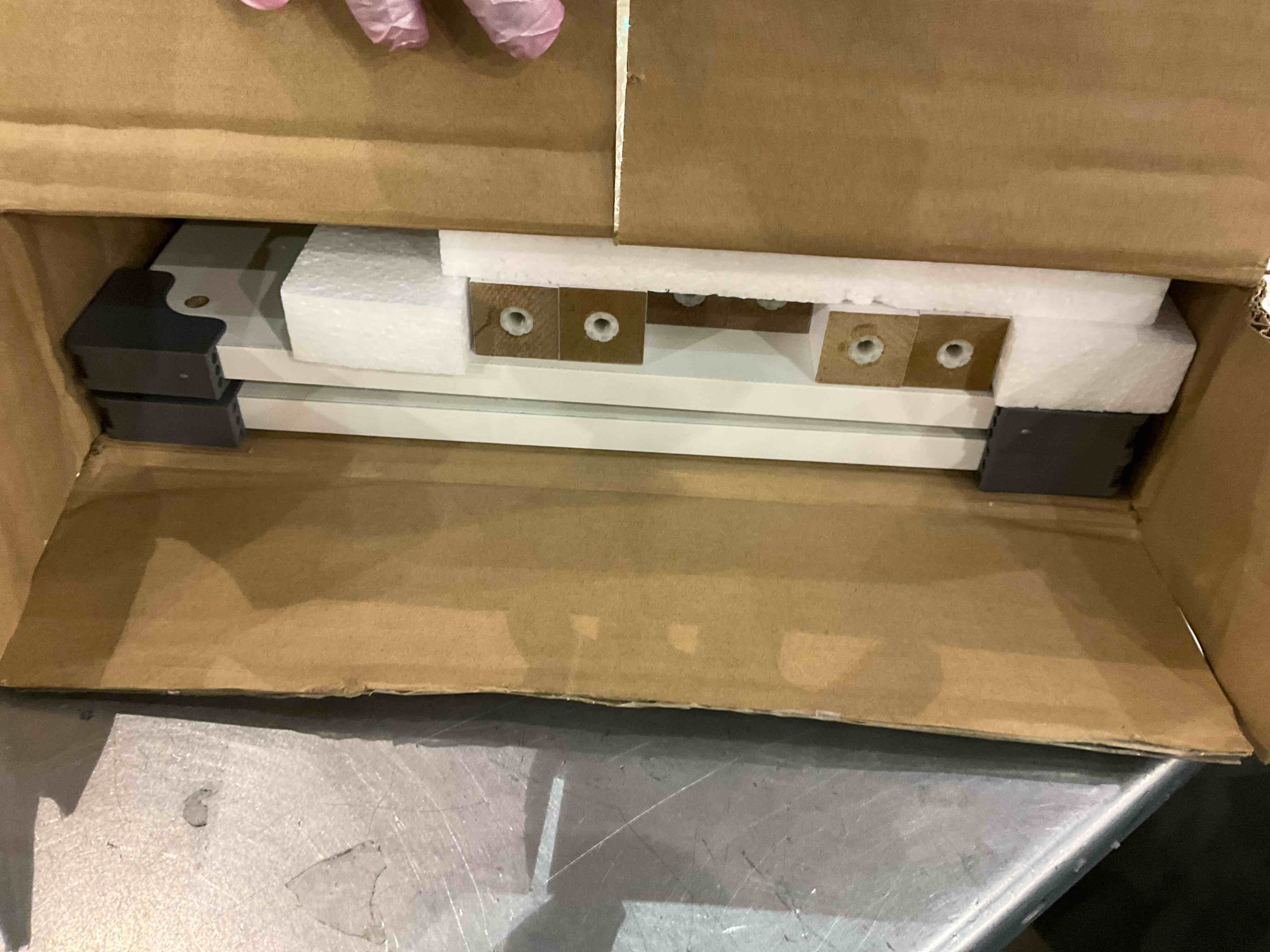 https://s3.amazonaws.com/lotting-images-prod/BargainHunt/EXS01066268_1707222232224.jpeg