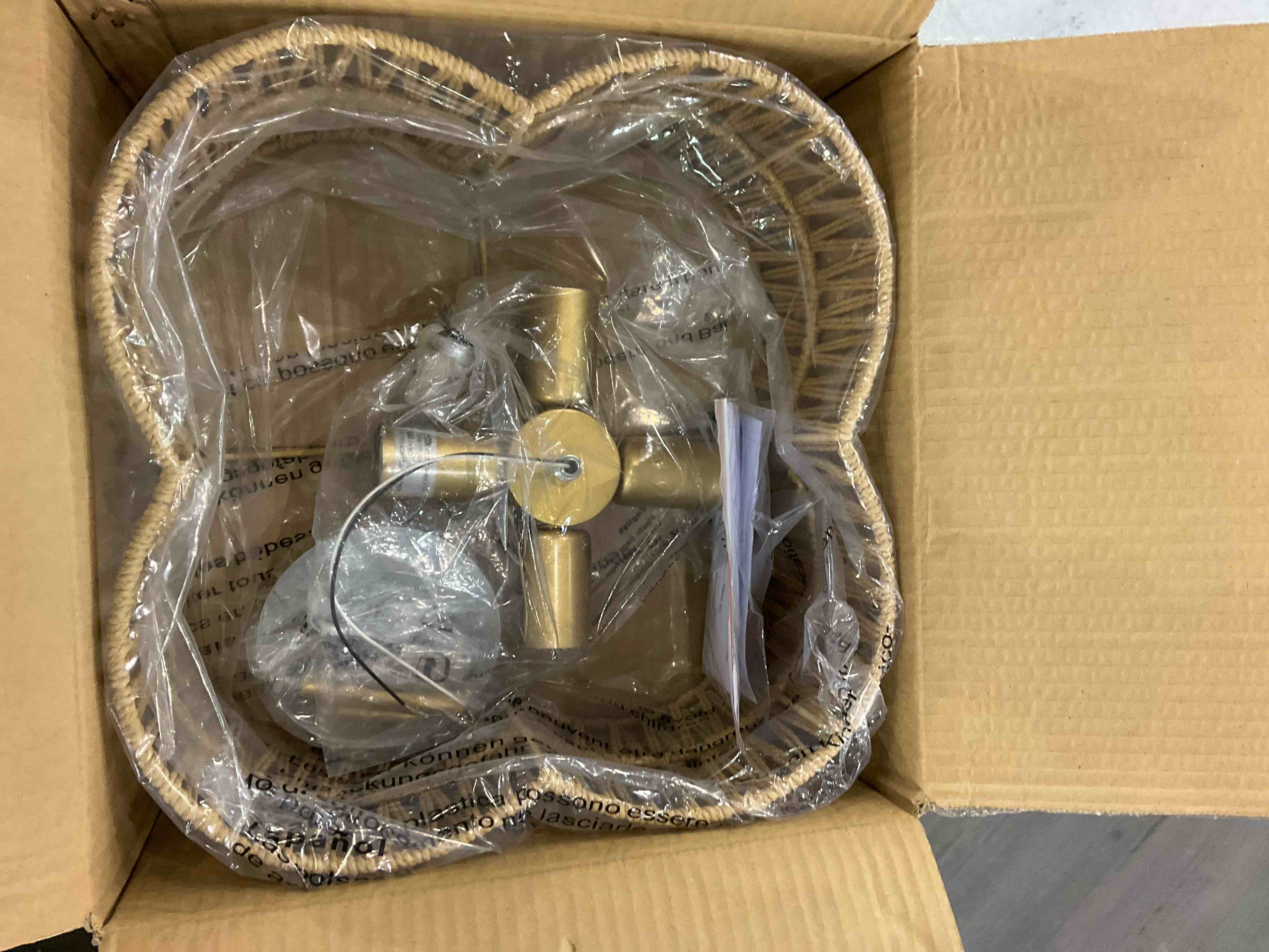 https://s3.amazonaws.com/lotting-images-prod/BargainHunt/EXS01066273_1707222938300.jpeg