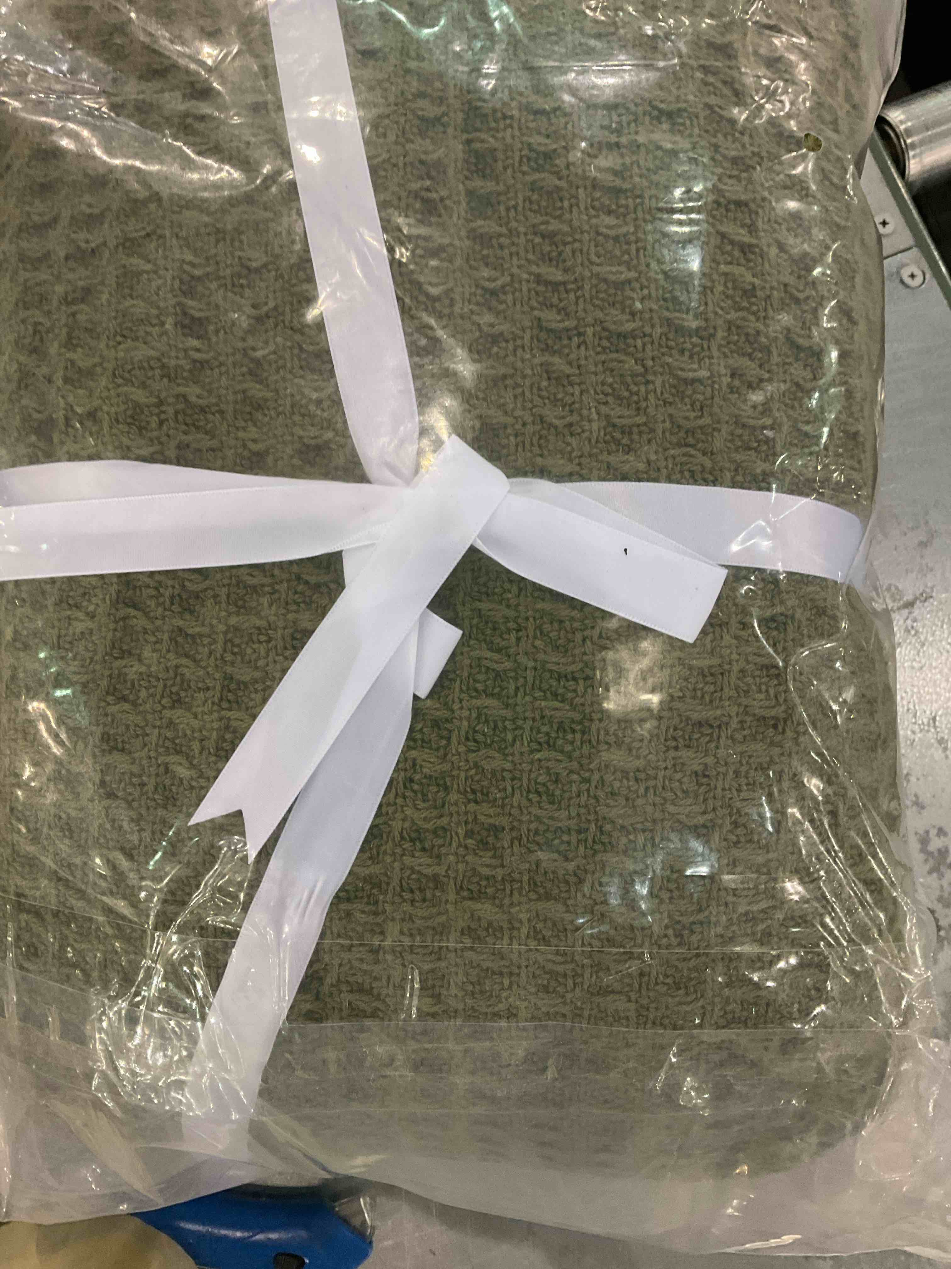 https://s3.amazonaws.com/lotting-images-prod/BargainHunt/EXS01066278_1707223358724.jpeg