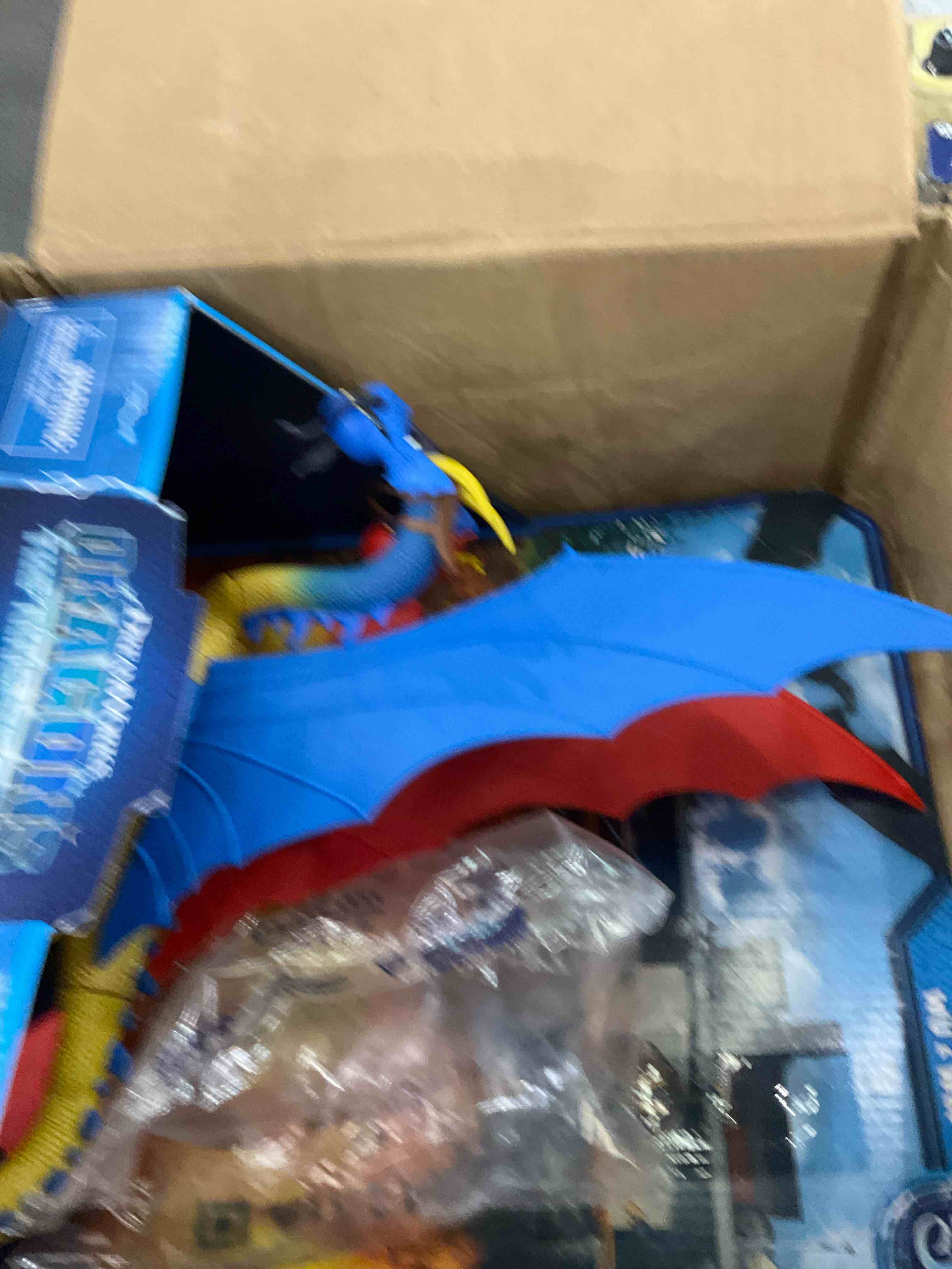 https://s3.amazonaws.com/lotting-images-prod/BargainHunt/EXS01066756_1706730662687.jpeg
