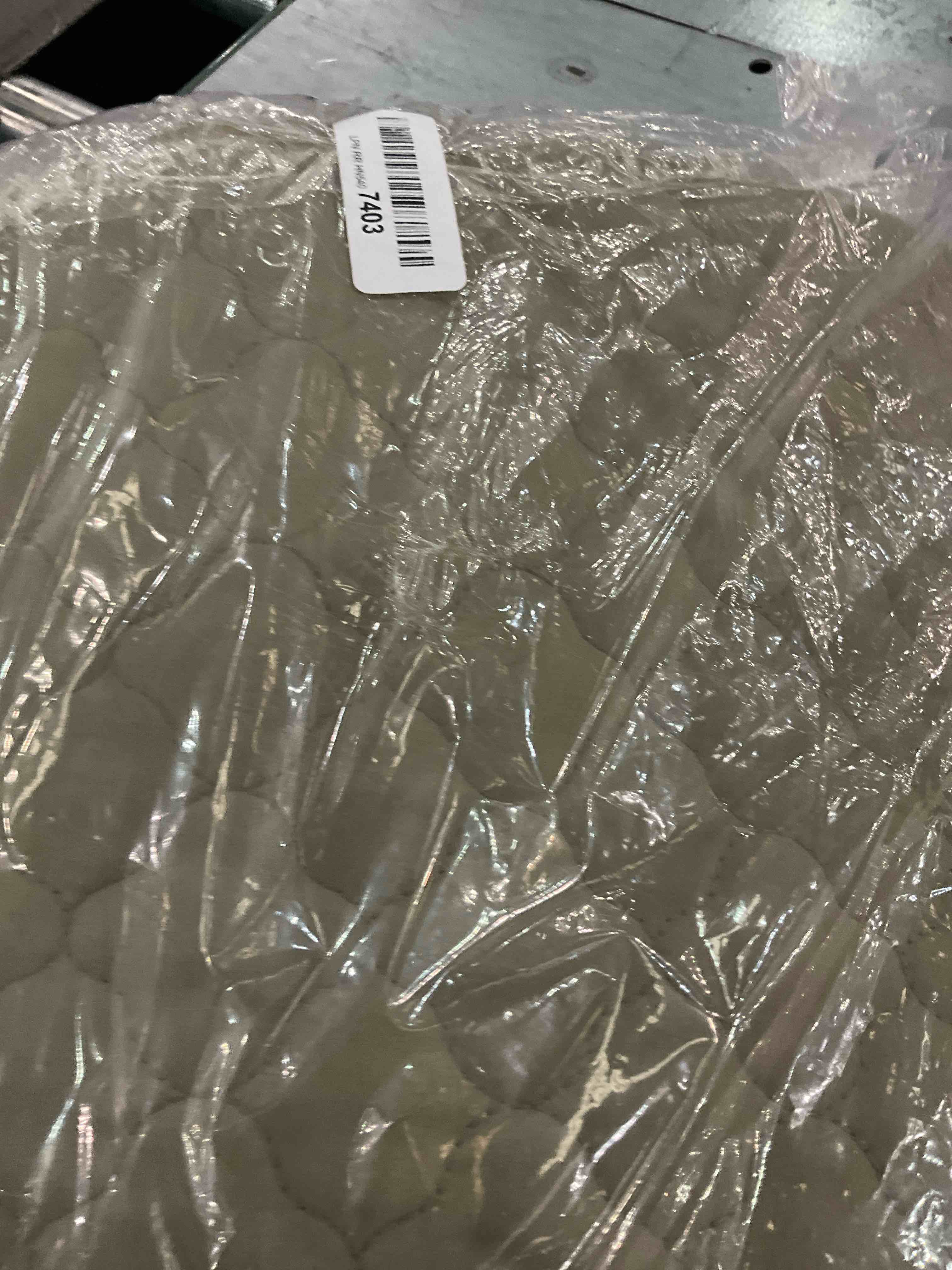 https://s3.amazonaws.com/lotting-images-prod/BargainHunt/EXS01066770_1706732120426.jpeg