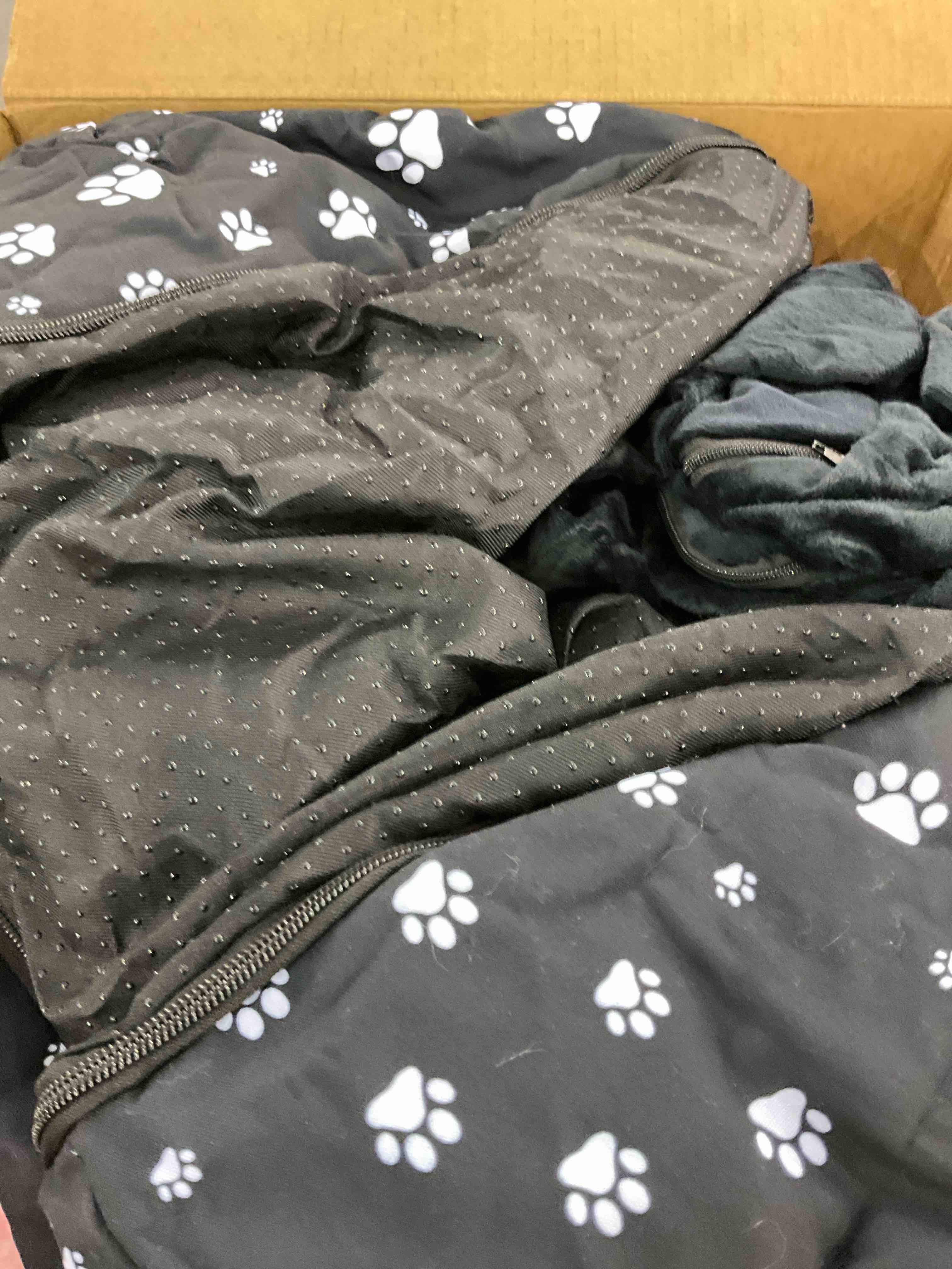 https://s3.amazonaws.com/lotting-images-prod/BargainHunt/EXS01066896_1707136485827.jpeg