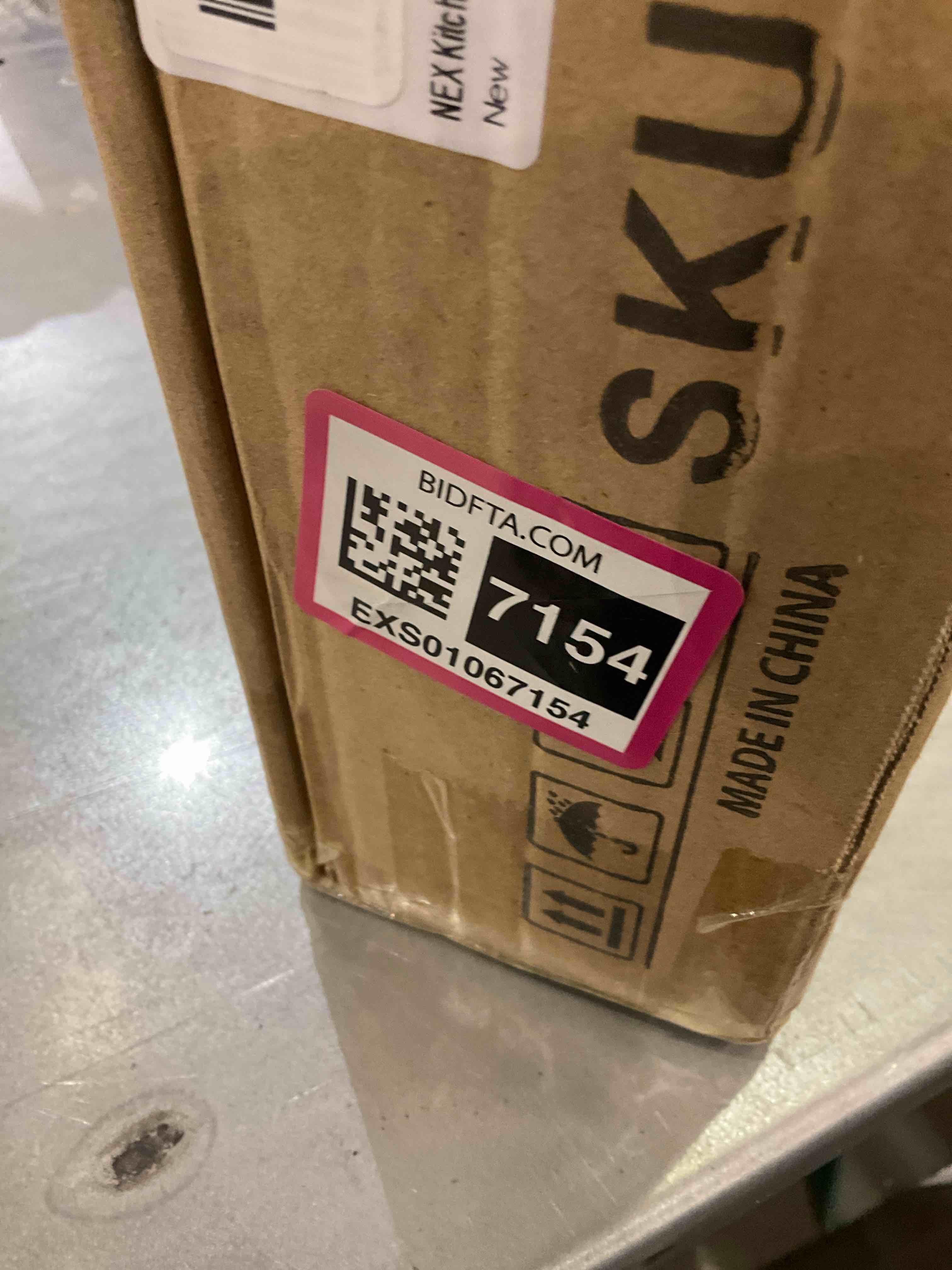 https://s3.amazonaws.com/lotting-images-prod/BargainHunt/EXS01067154_1713530530226.jpeg