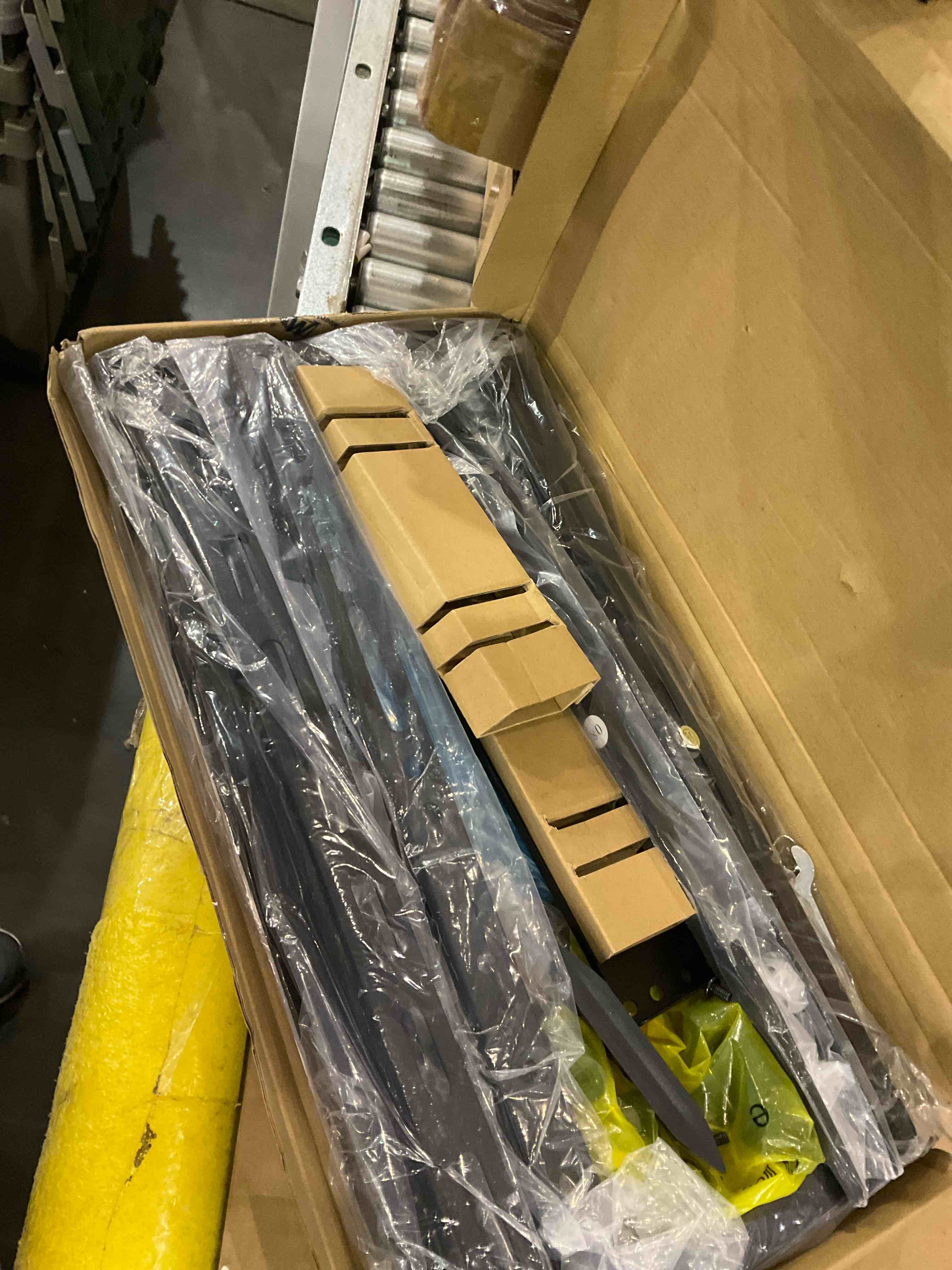 https://s3.amazonaws.com/lotting-images-prod/BargainHunt/EXS01067505_1706876898689.jpeg