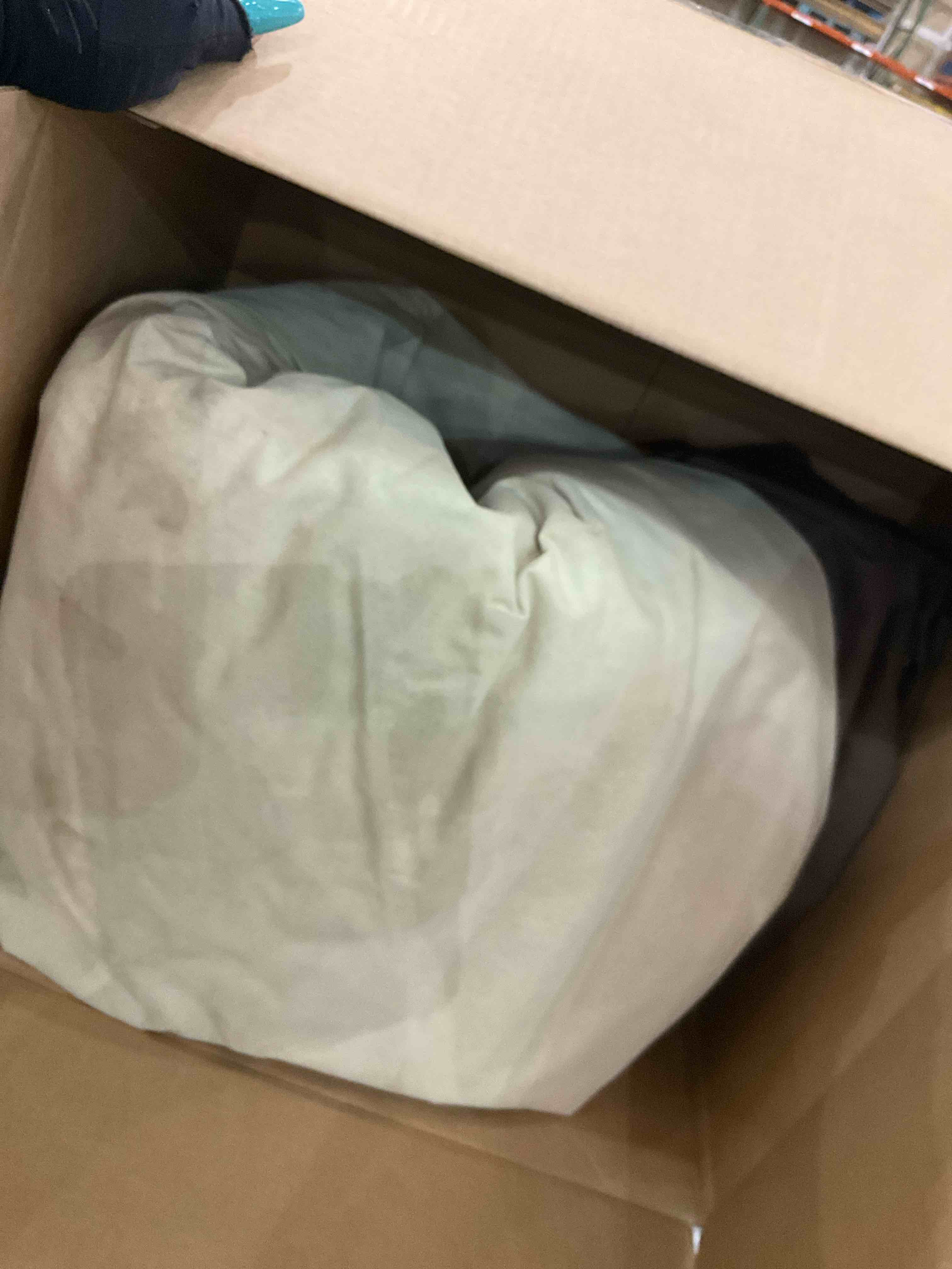 https://s3.amazonaws.com/lotting-images-prod/BargainHunt/EXS01067631_1706902569486.jpeg