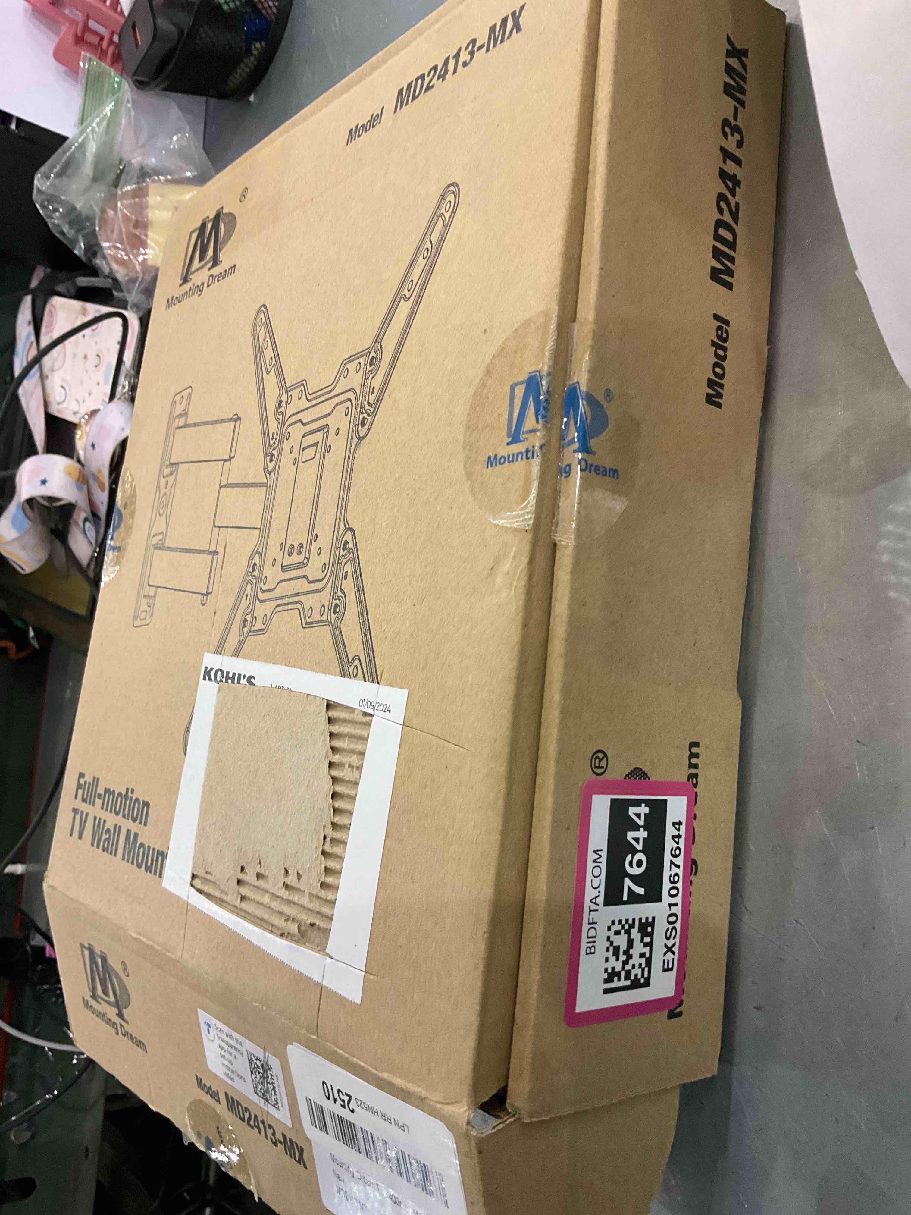 https://s3.amazonaws.com/lotting-images-prod/BargainHunt/EXS01067644_1707231871062.jpeg