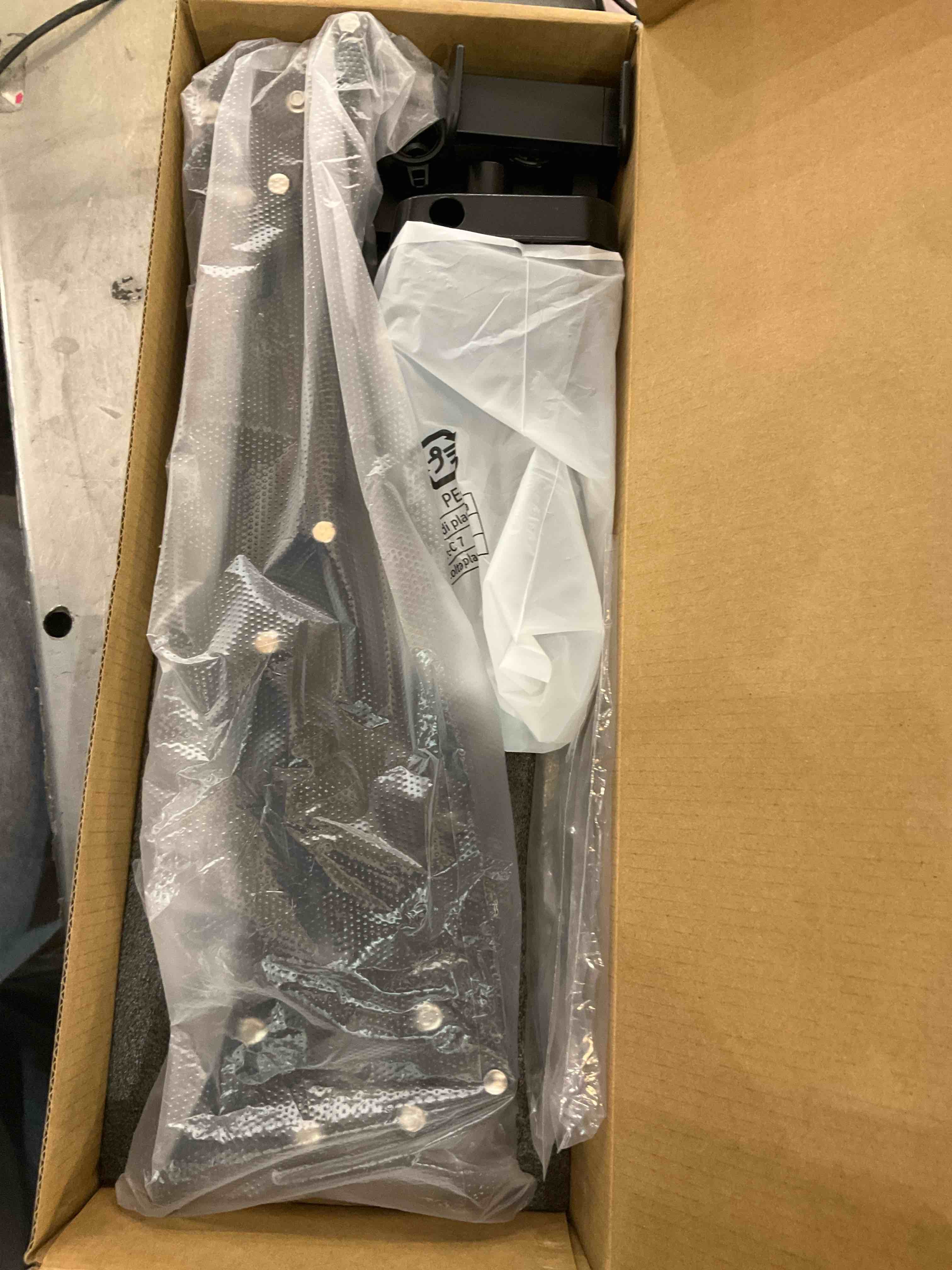https://s3.amazonaws.com/lotting-images-prod/BargainHunt/EXS01067815_1707334504750.jpeg