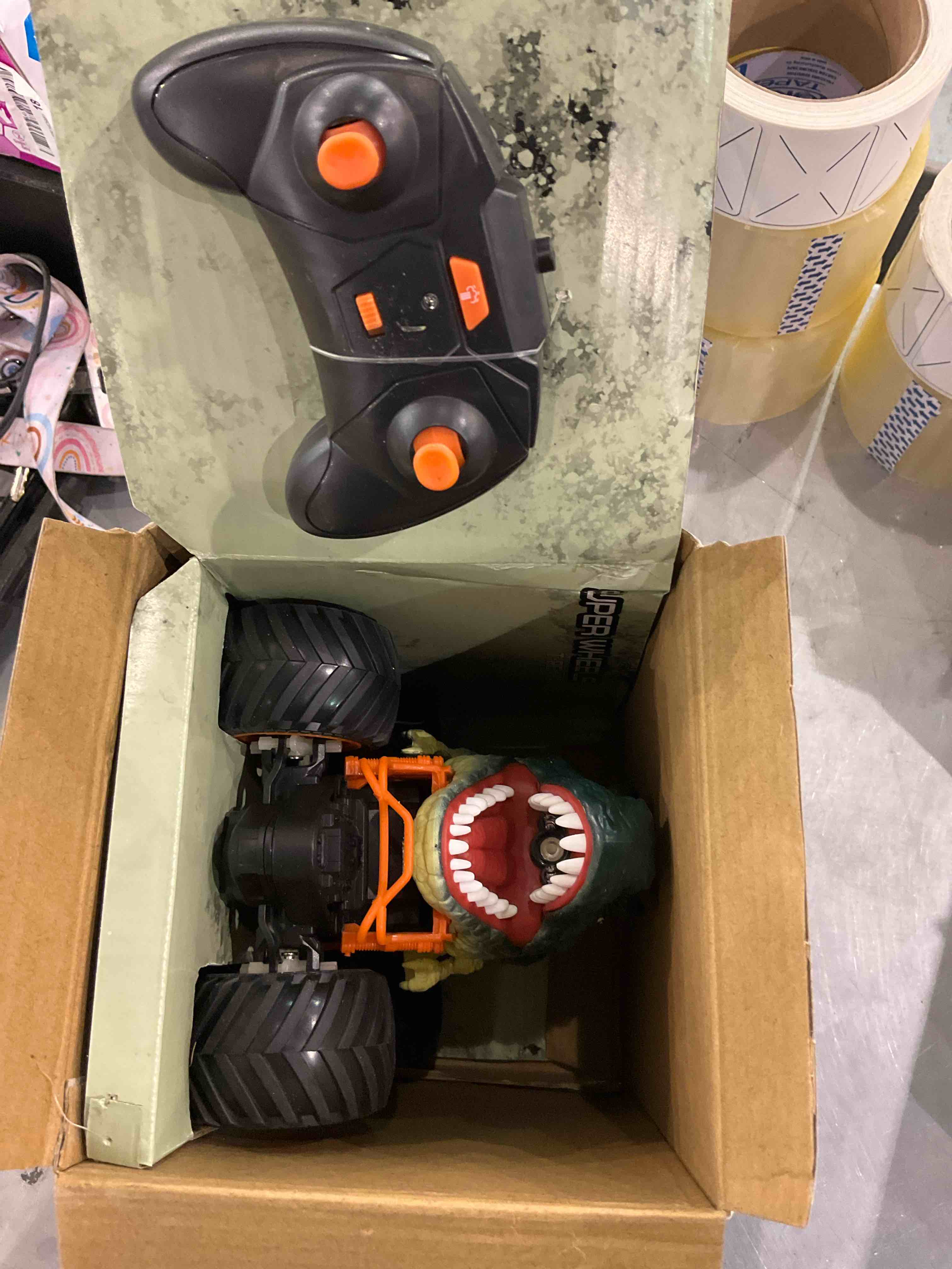 https://s3.amazonaws.com/lotting-images-prod/BargainHunt/EXS01067857_1707481764521.jpeg