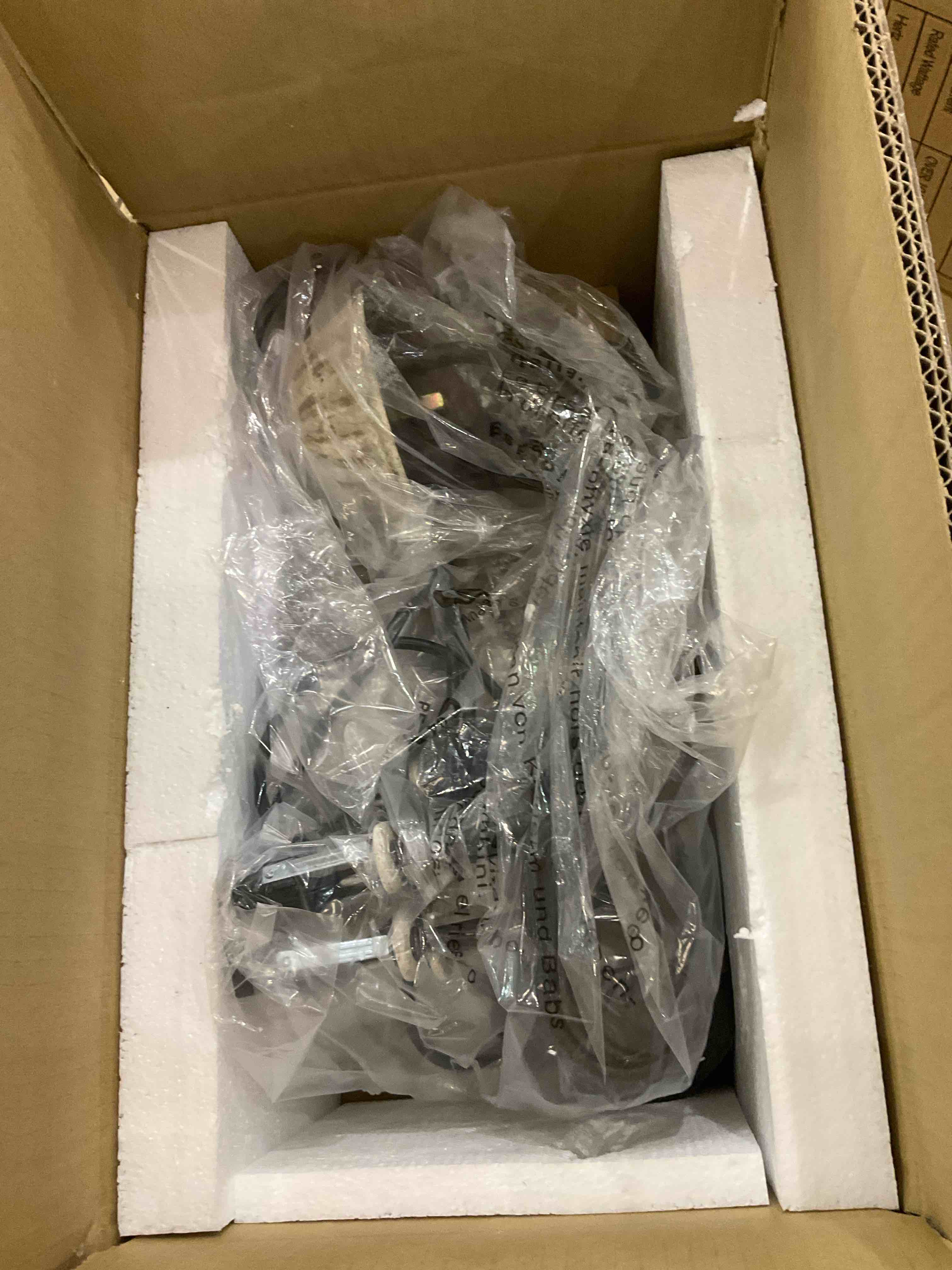 https://s3.amazonaws.com/lotting-images-prod/BargainHunt/EXS01067907_1707493305514.jpeg