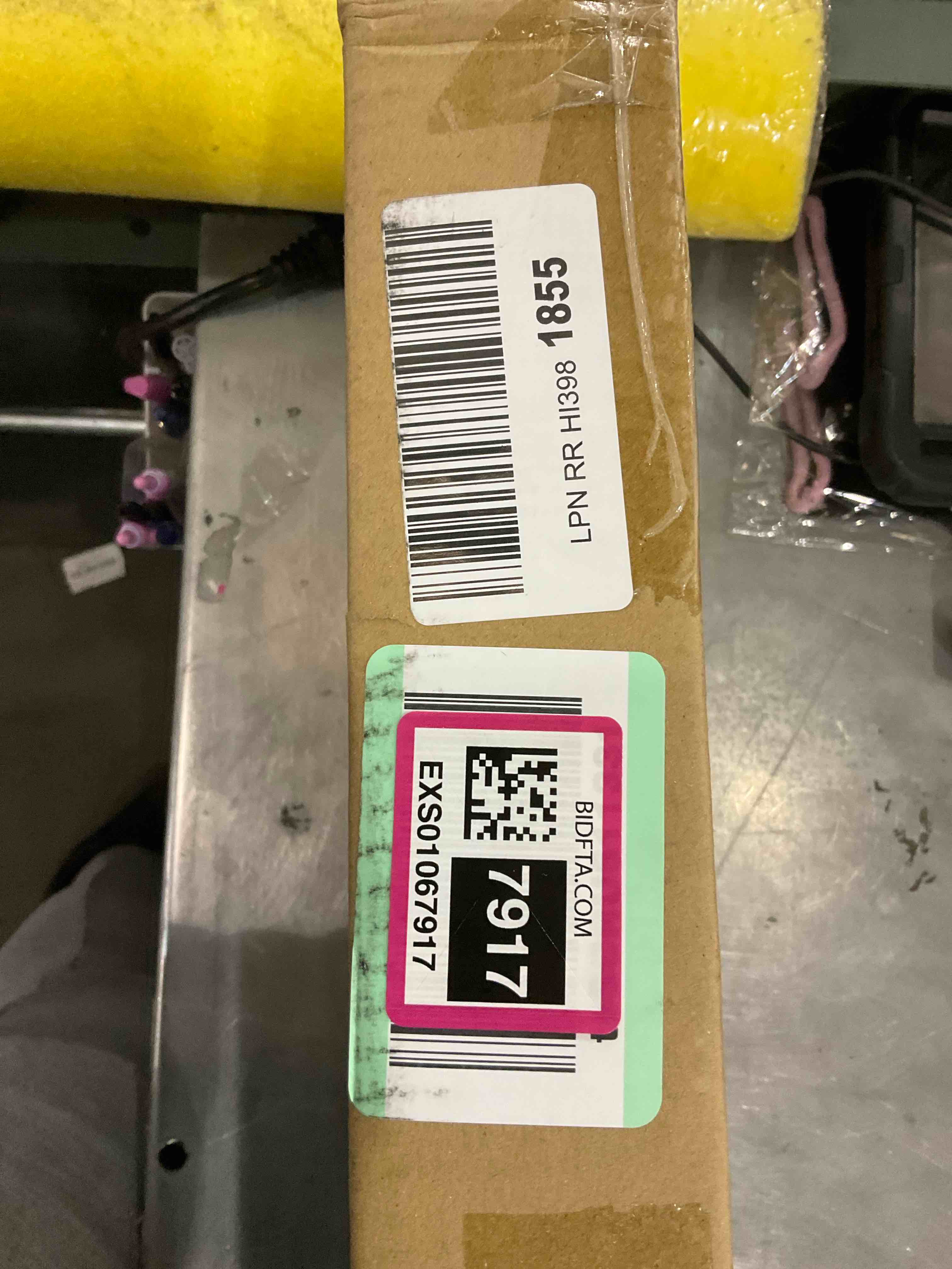 https://s3.amazonaws.com/lotting-images-prod/BargainHunt/EXS01067917_1707500760151.jpeg