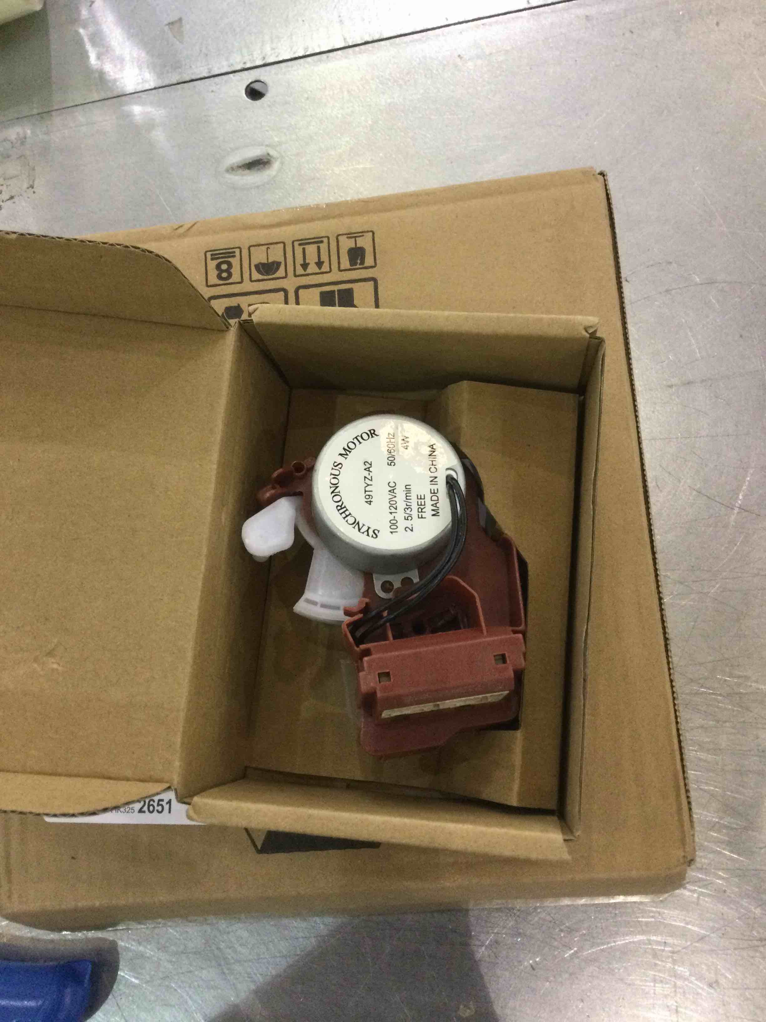 https://s3.amazonaws.com/lotting-images-prod/BargainHunt/EXS01068092_1707408980752.jpeg
