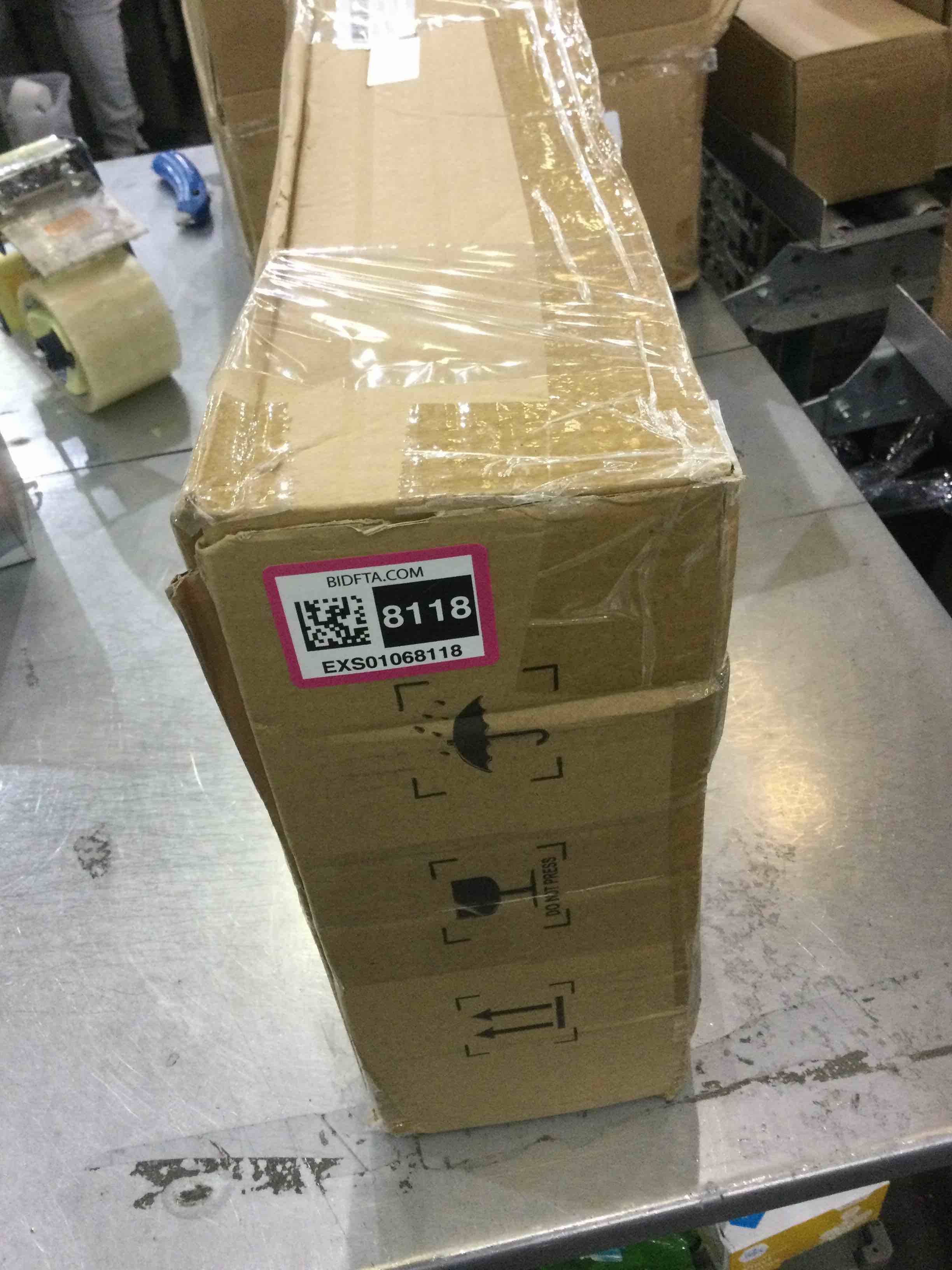 https://s3.amazonaws.com/lotting-images-prod/BargainHunt/EXS01068118_1707414889138.jpeg
