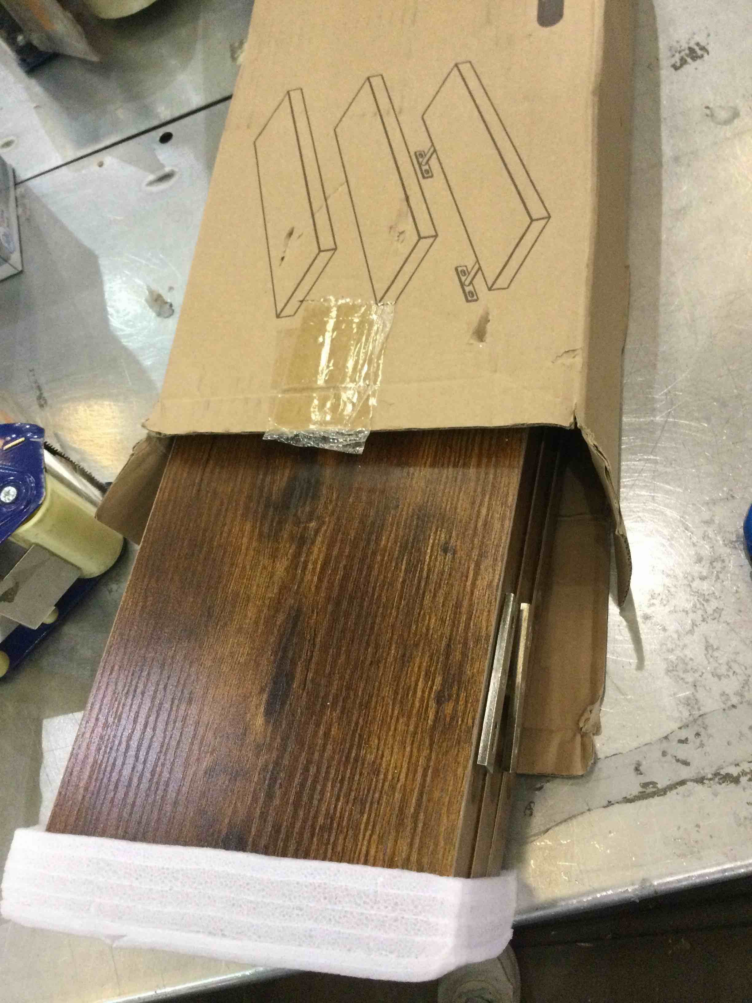 https://s3.amazonaws.com/lotting-images-prod/BargainHunt/EXS01068121_1707415172764.jpeg