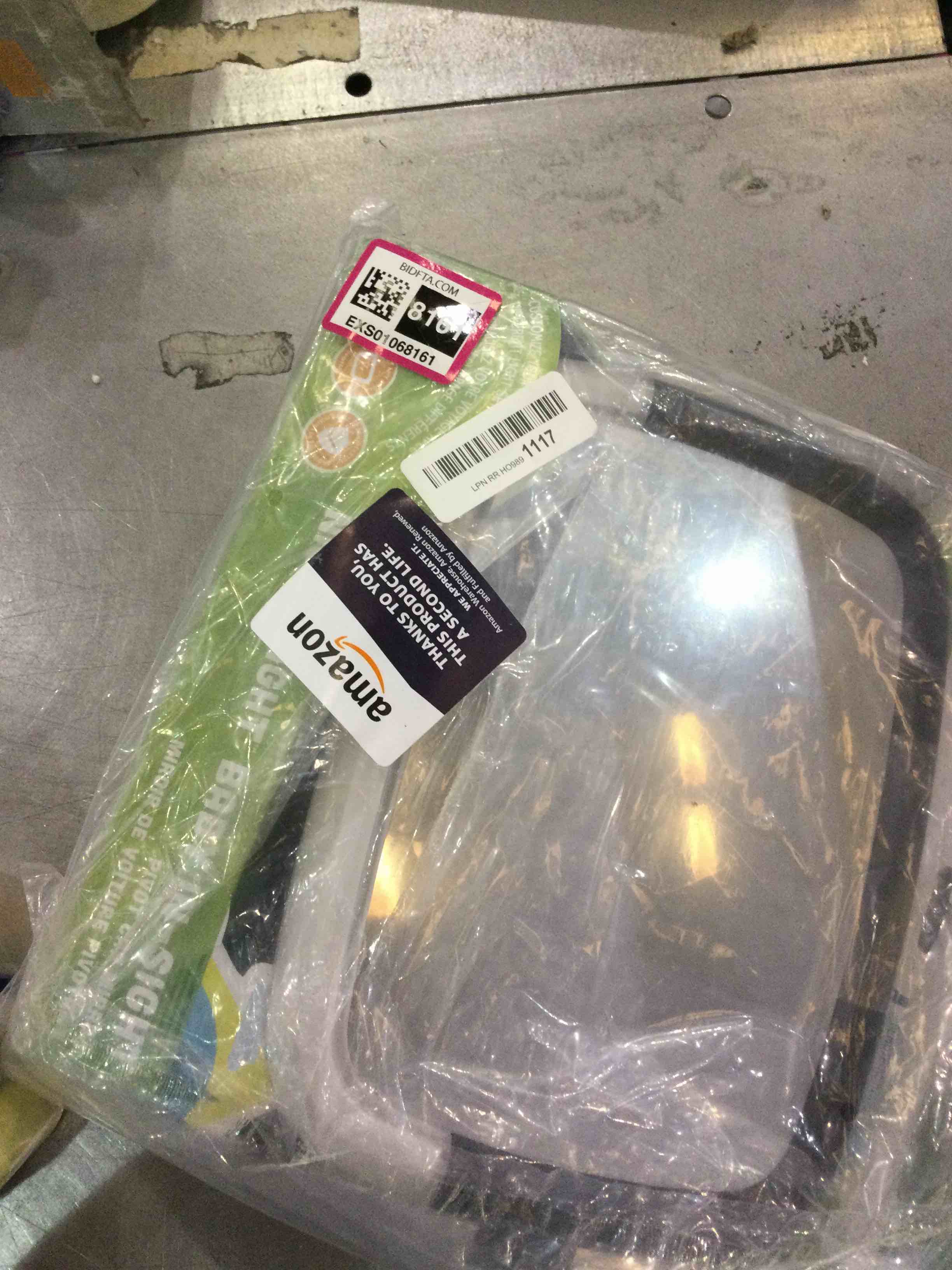https://s3.amazonaws.com/lotting-images-prod/BargainHunt/EXS01068161_1707420856101.jpeg