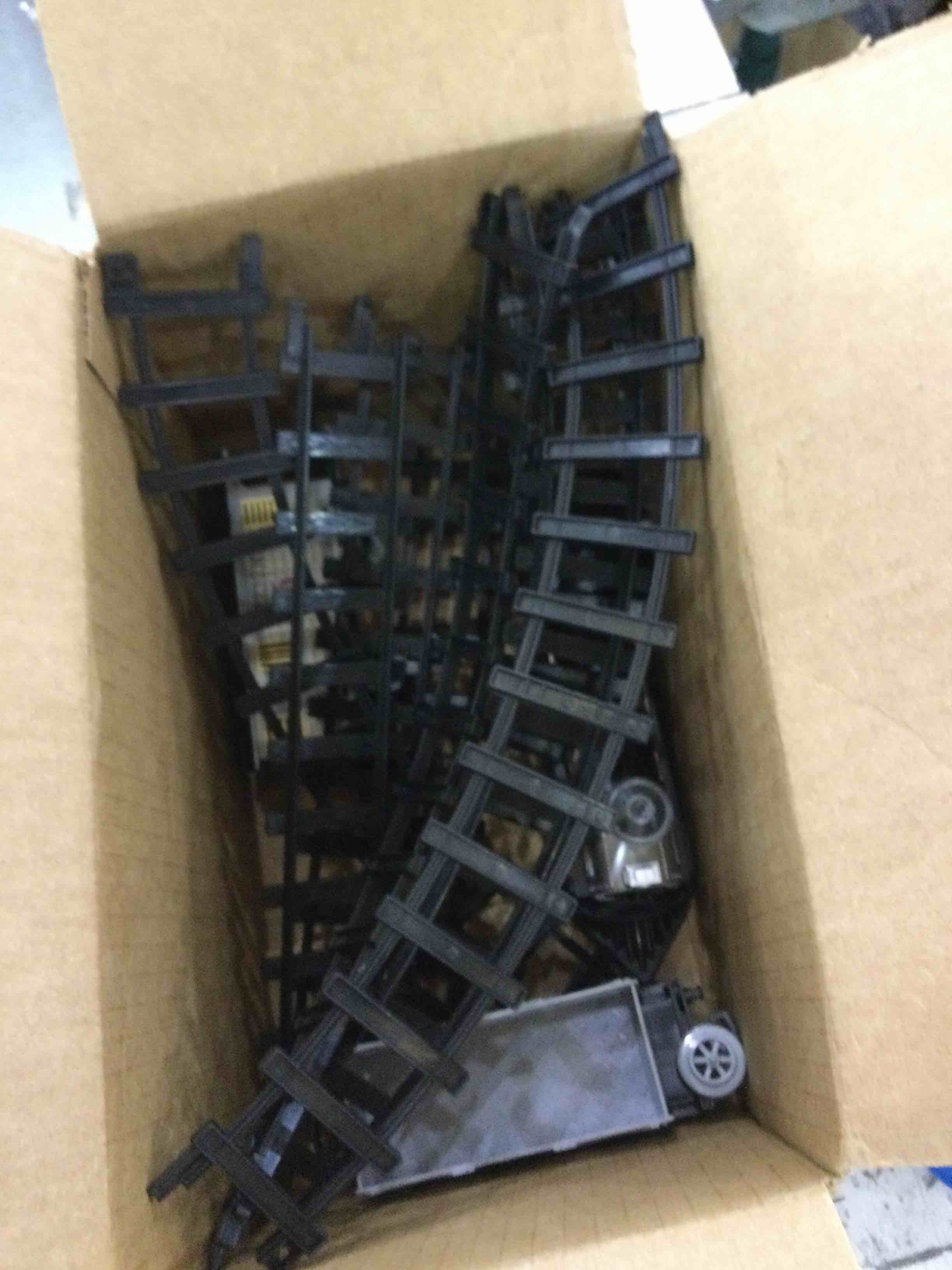 https://s3.amazonaws.com/lotting-images-prod/BargainHunt/EXS01068173_1707421867335.jpeg