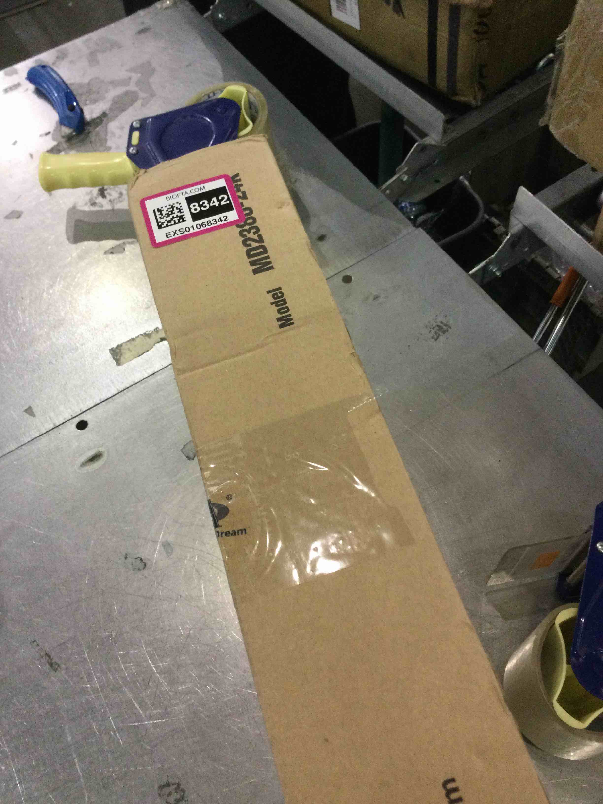 https://s3.amazonaws.com/lotting-images-prod/BargainHunt/EXS01068342_1707504670231.jpeg