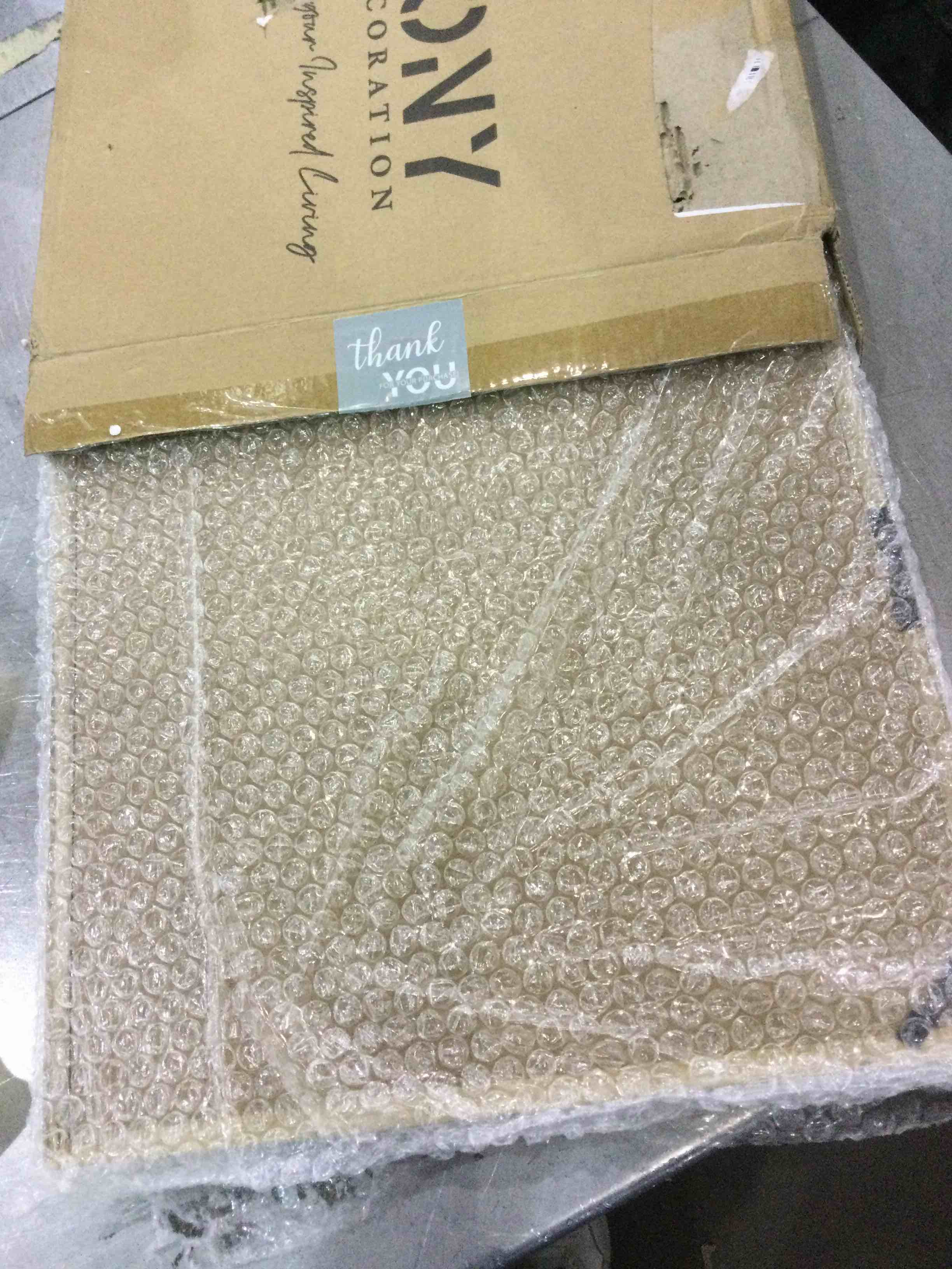 https://s3.amazonaws.com/lotting-images-prod/BargainHunt/EXS01068357_1707507774027.jpeg