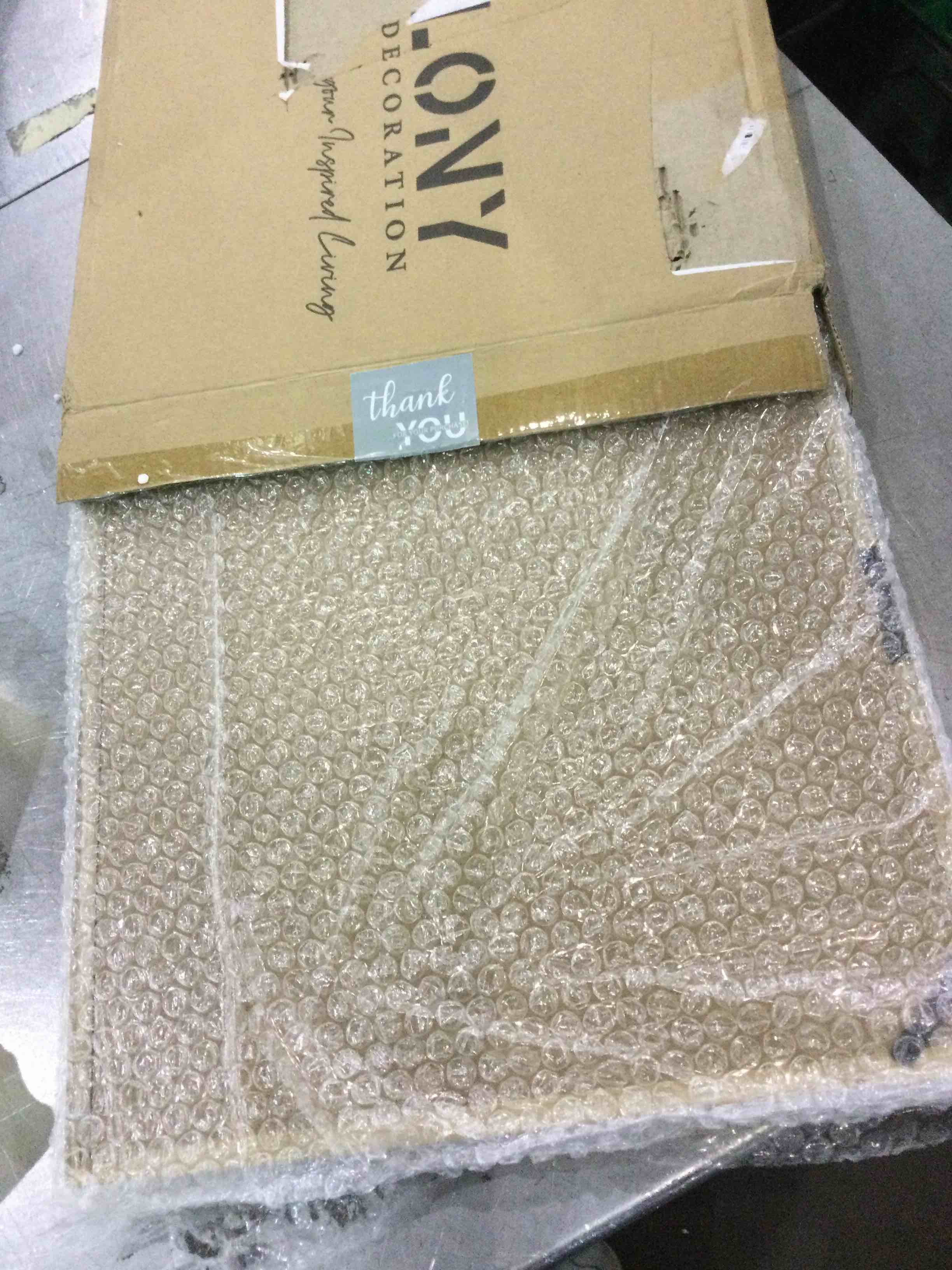 https://s3.amazonaws.com/lotting-images-prod/BargainHunt/EXS01068357_1707507775418.jpeg