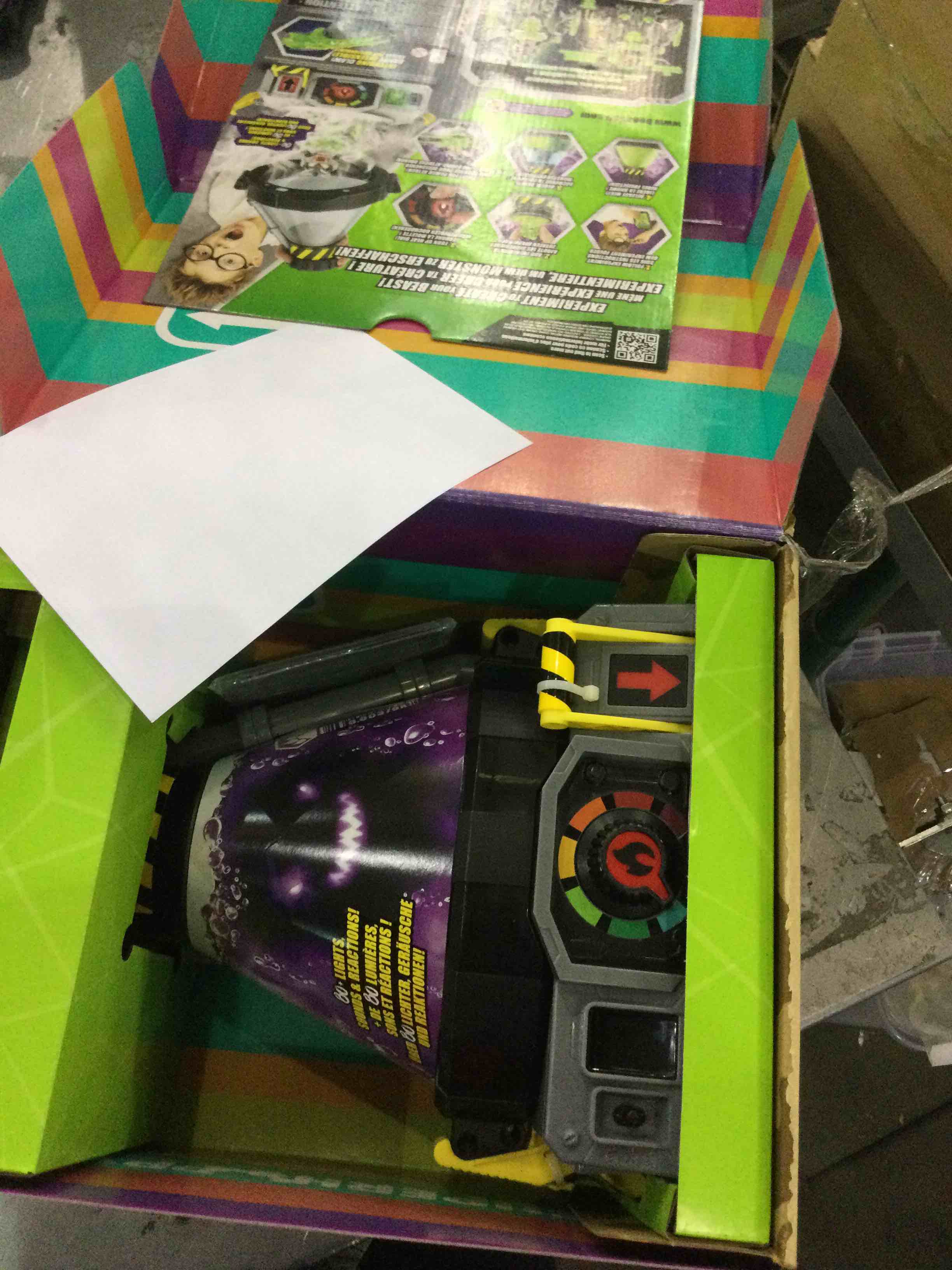 https://s3.amazonaws.com/lotting-images-prod/BargainHunt/EXS01068359_1707507957759.jpeg