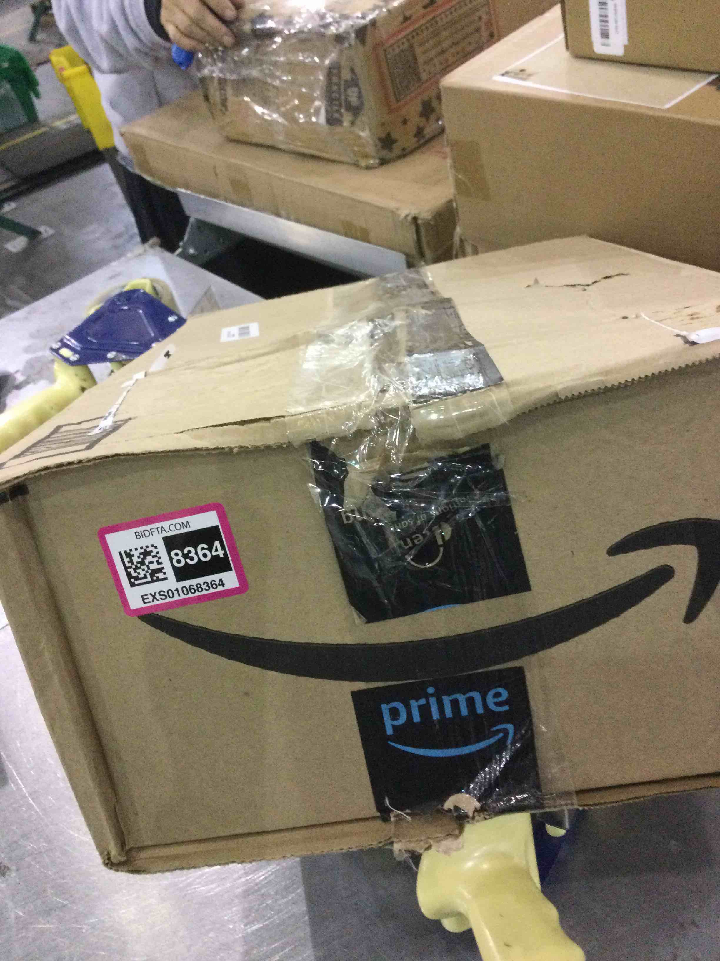 https://s3.amazonaws.com/lotting-images-prod/BargainHunt/EXS01068364_1707508475158.jpeg