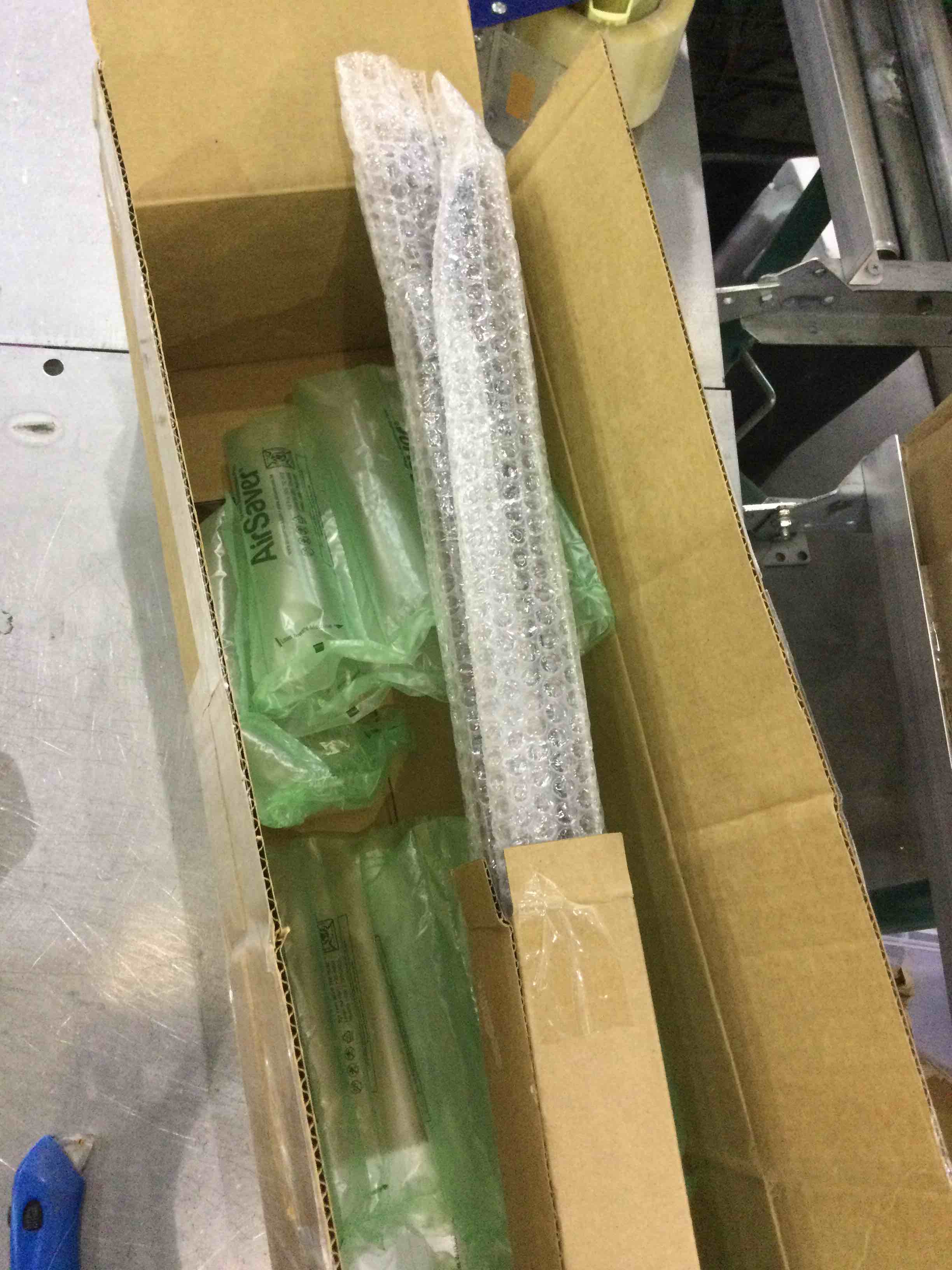 https://s3.amazonaws.com/lotting-images-prod/BargainHunt/EXS01068468_1707751990481.jpeg