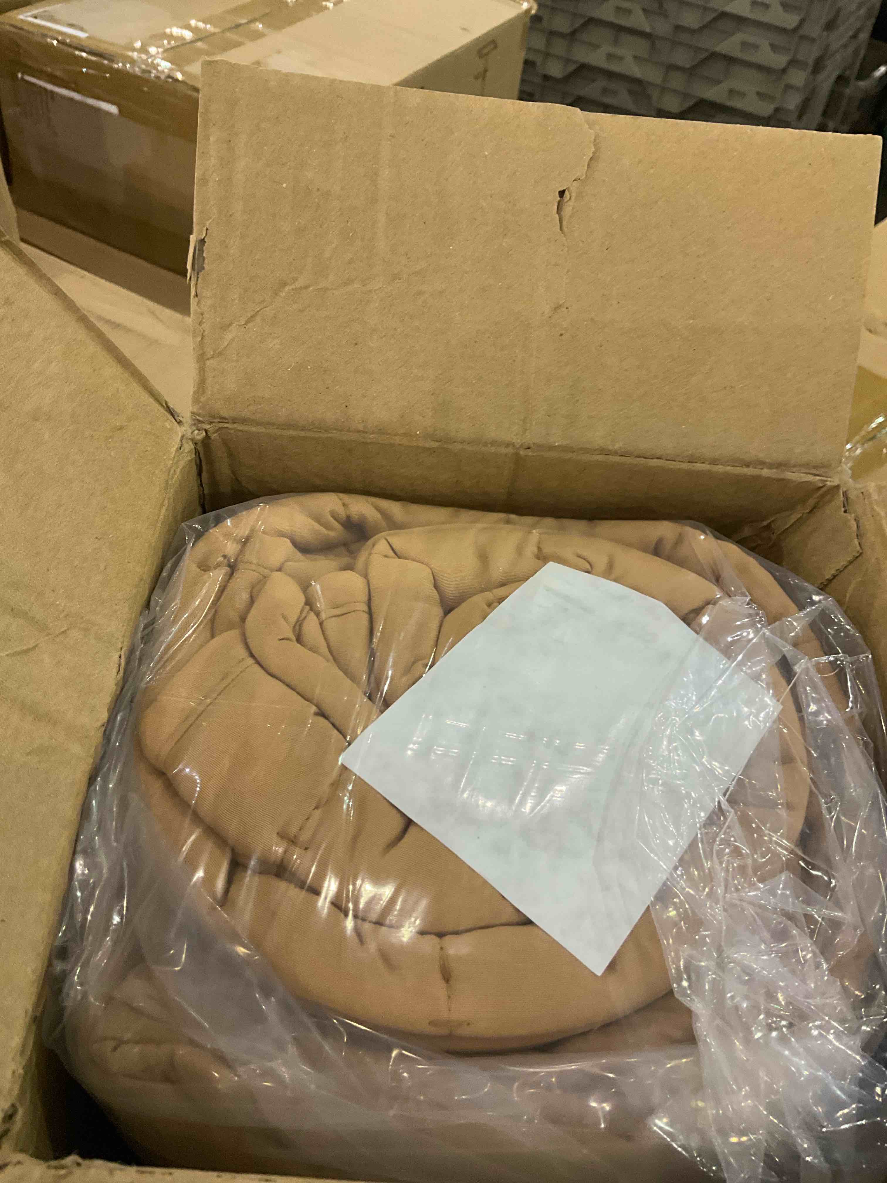 https://s3.amazonaws.com/lotting-images-prod/BargainHunt/EXS01068504_1709298875343.jpeg